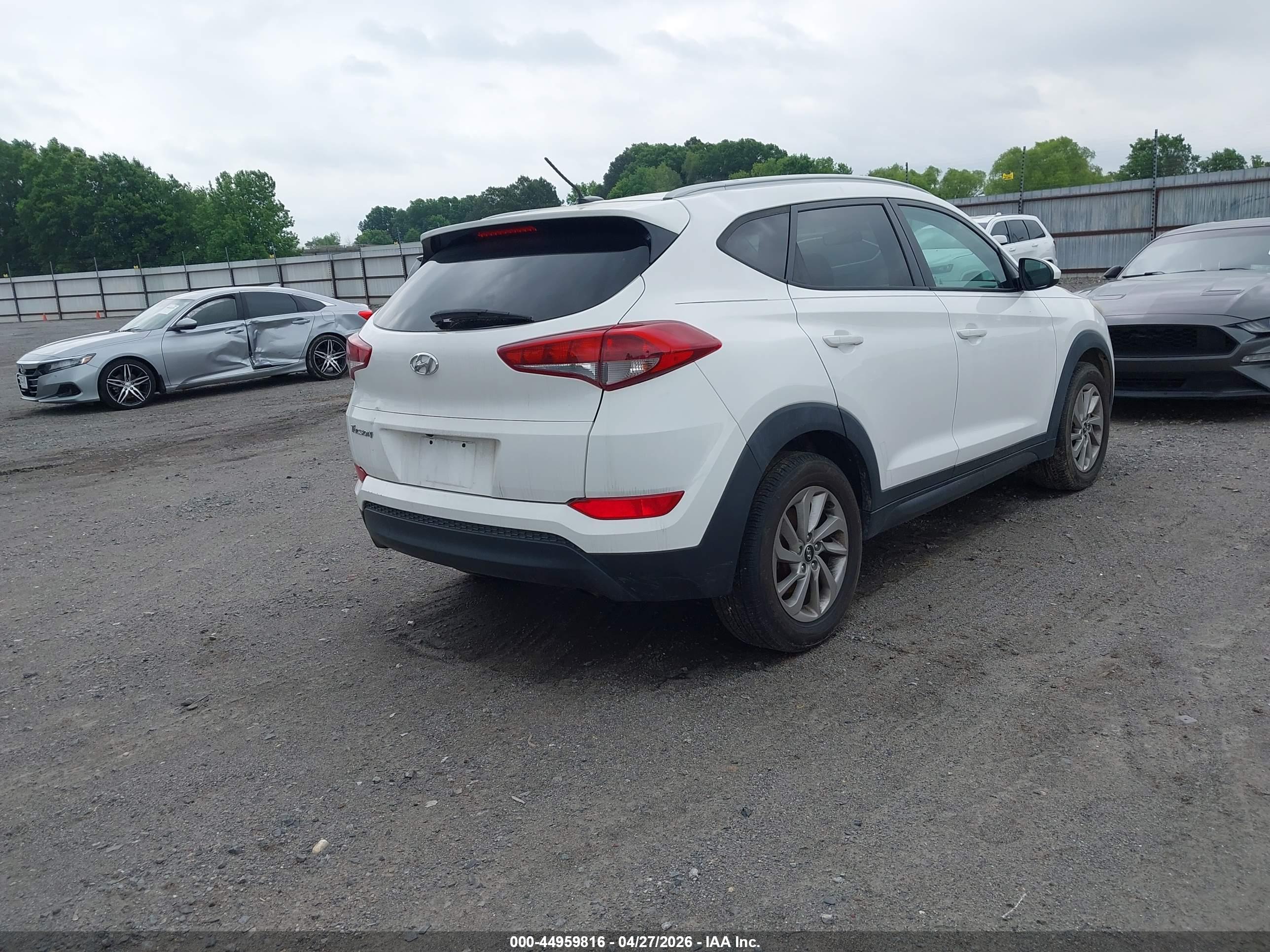 HYUNDAI TUCSON image 4