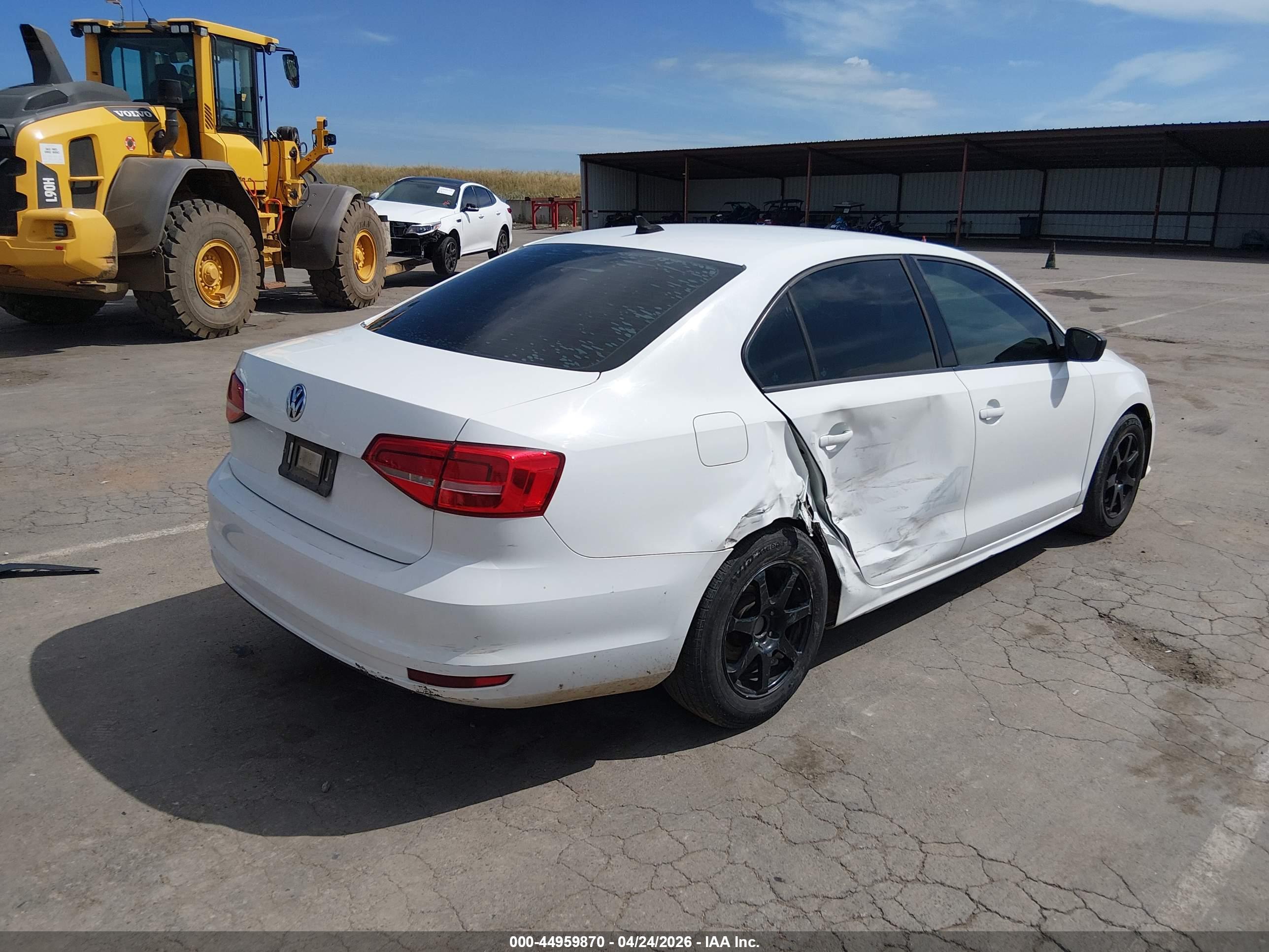 VOLKSWAGEN JETTA image 4