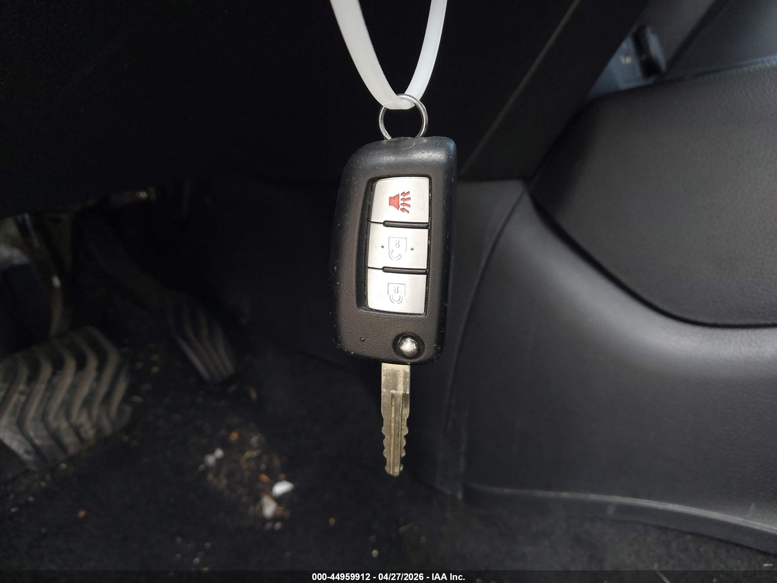 NISSAN ROGUE image 11