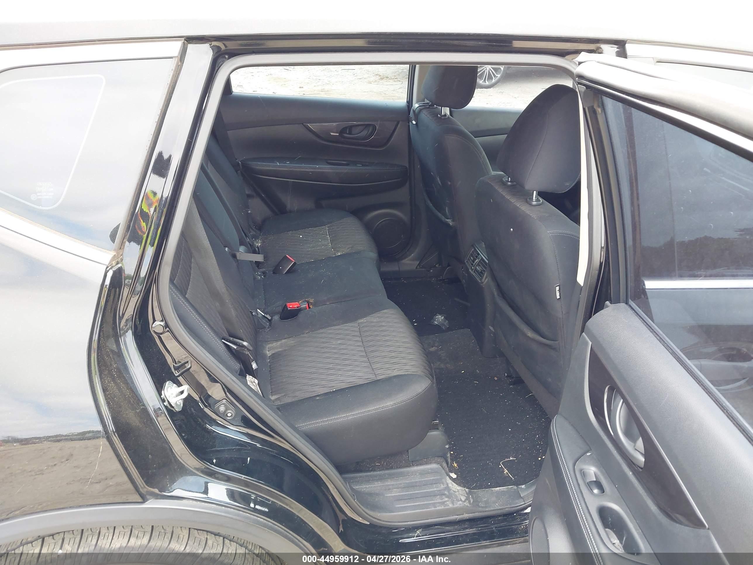 NISSAN ROGUE image 8