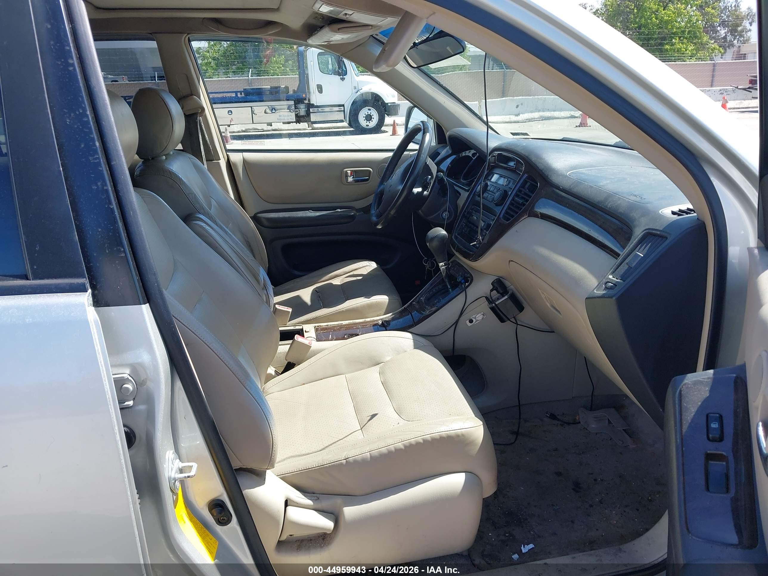 TOYOTA HIGHLANDER image 5