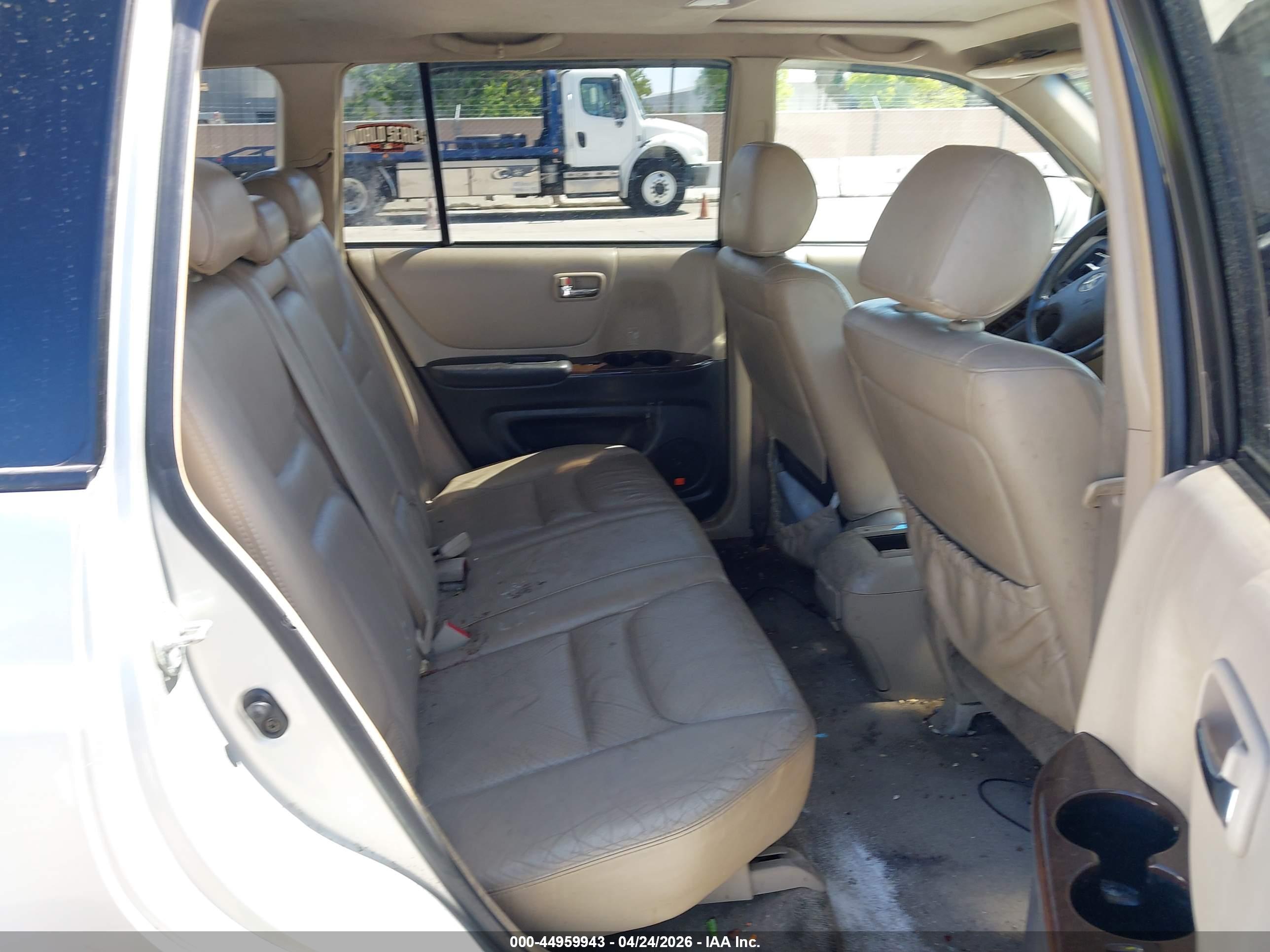 TOYOTA HIGHLANDER image 8