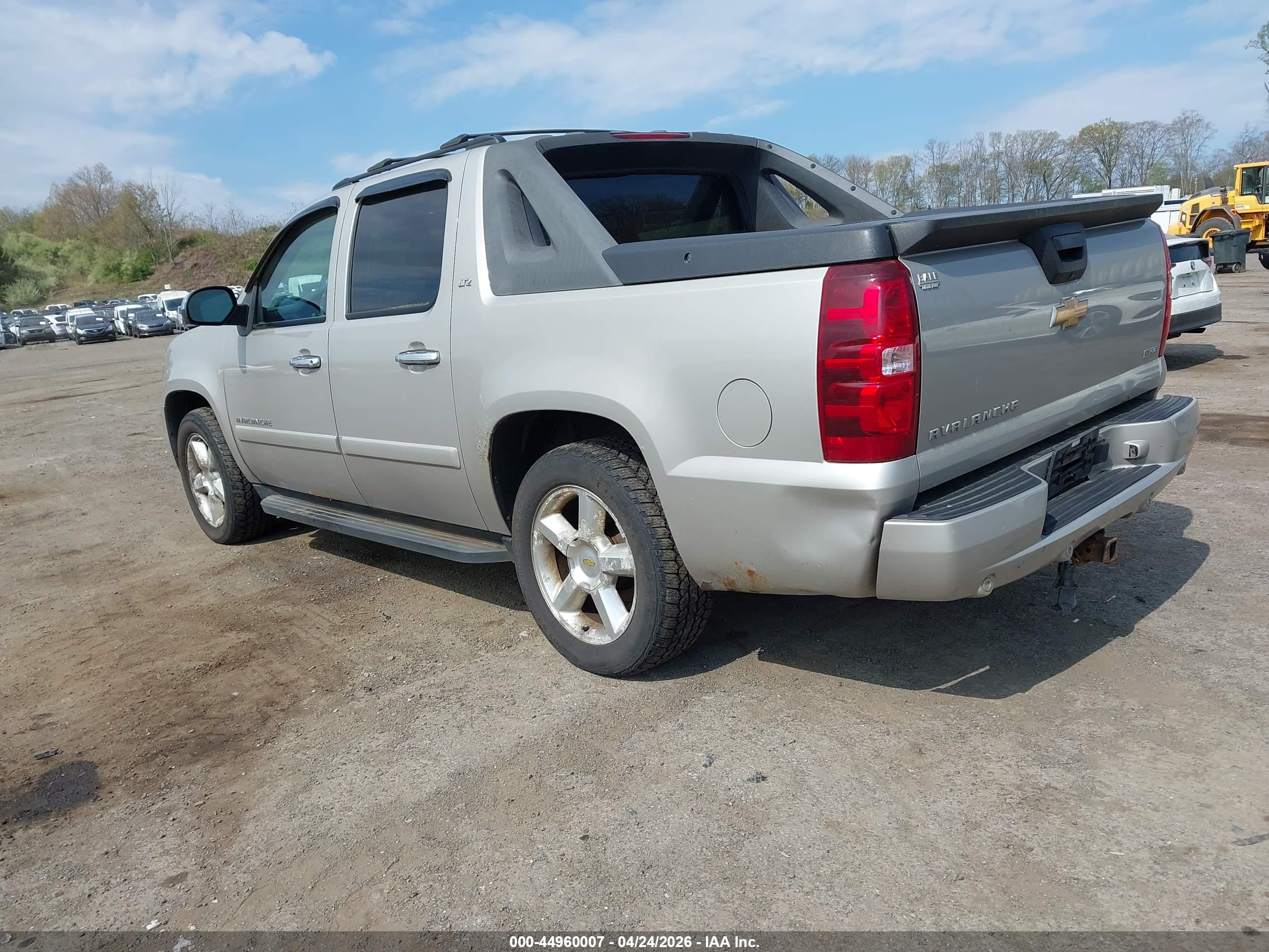 CHEVROLET AVALANCHE image 3
