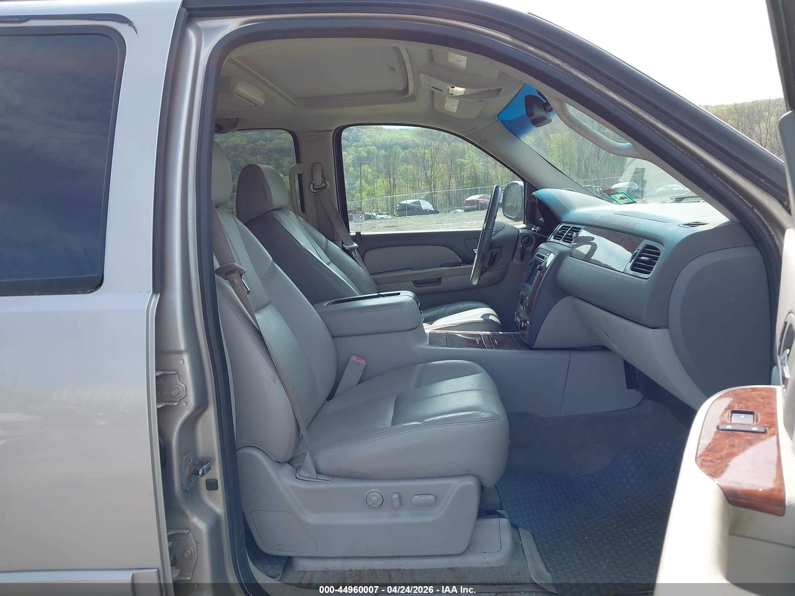 CHEVROLET AVALANCHE image 5