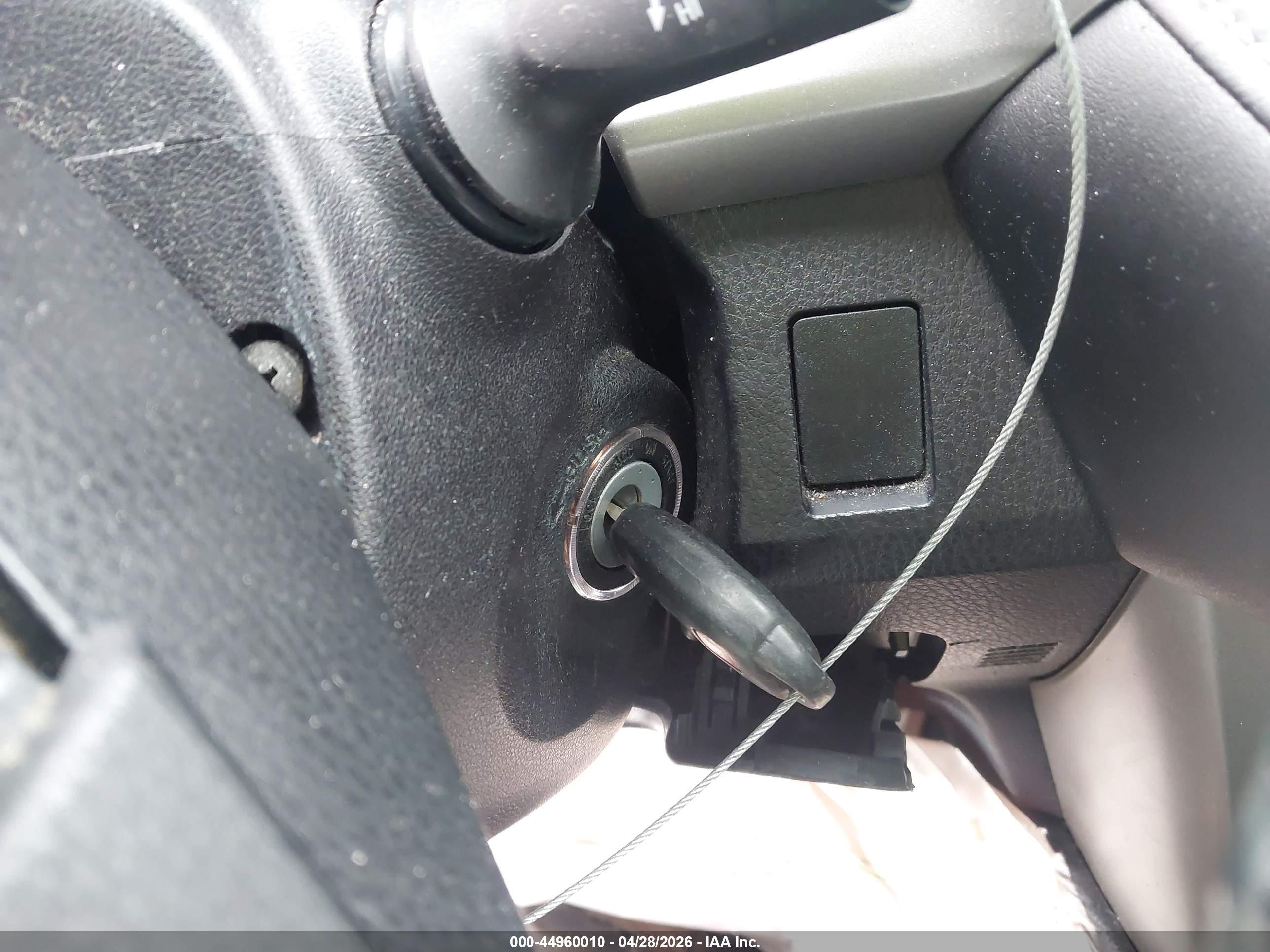 TOYOTA RAV4 image 11