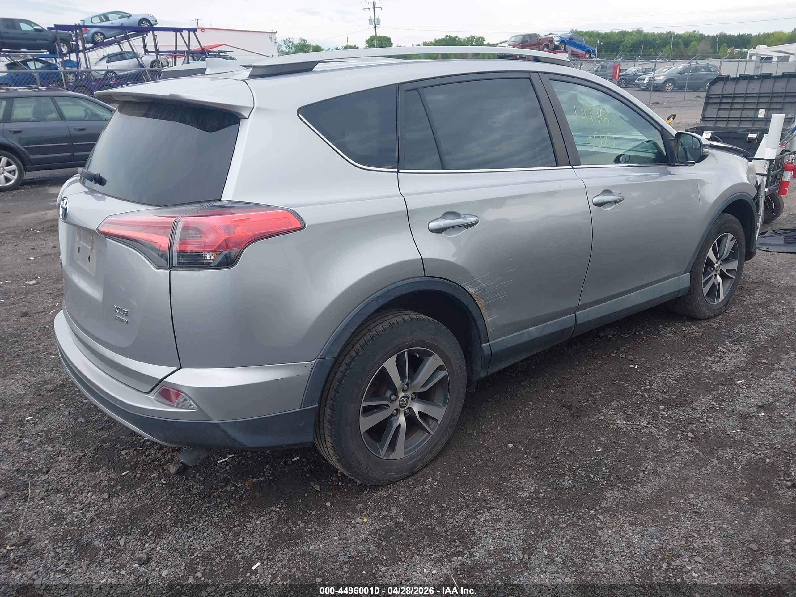 TOYOTA RAV4 image 4