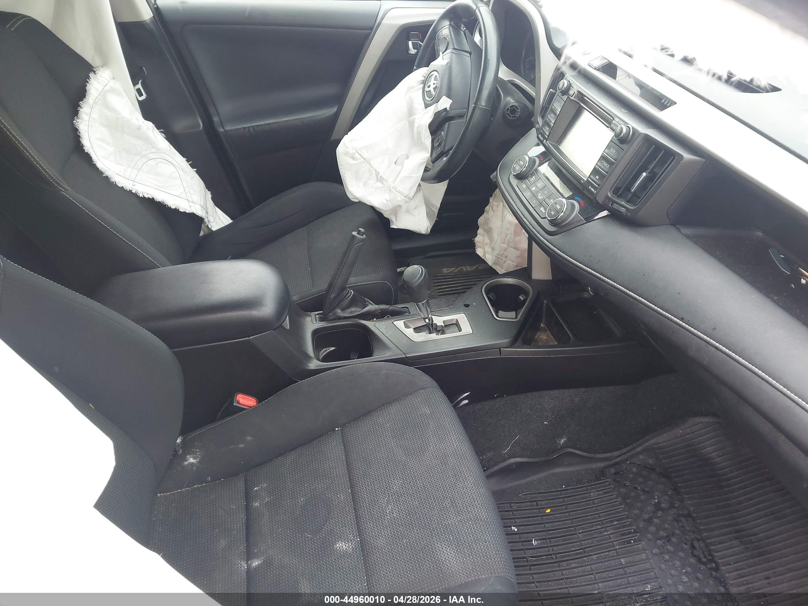 TOYOTA RAV4 image 5