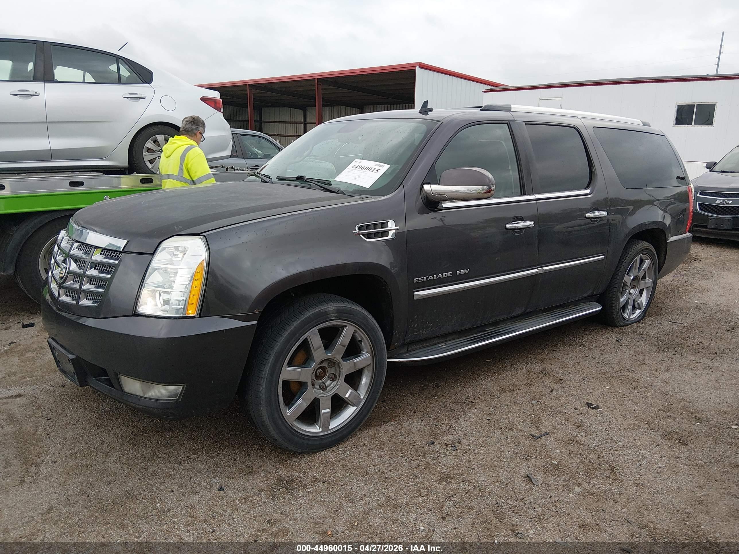 CADILLAC ESCALADE image 2