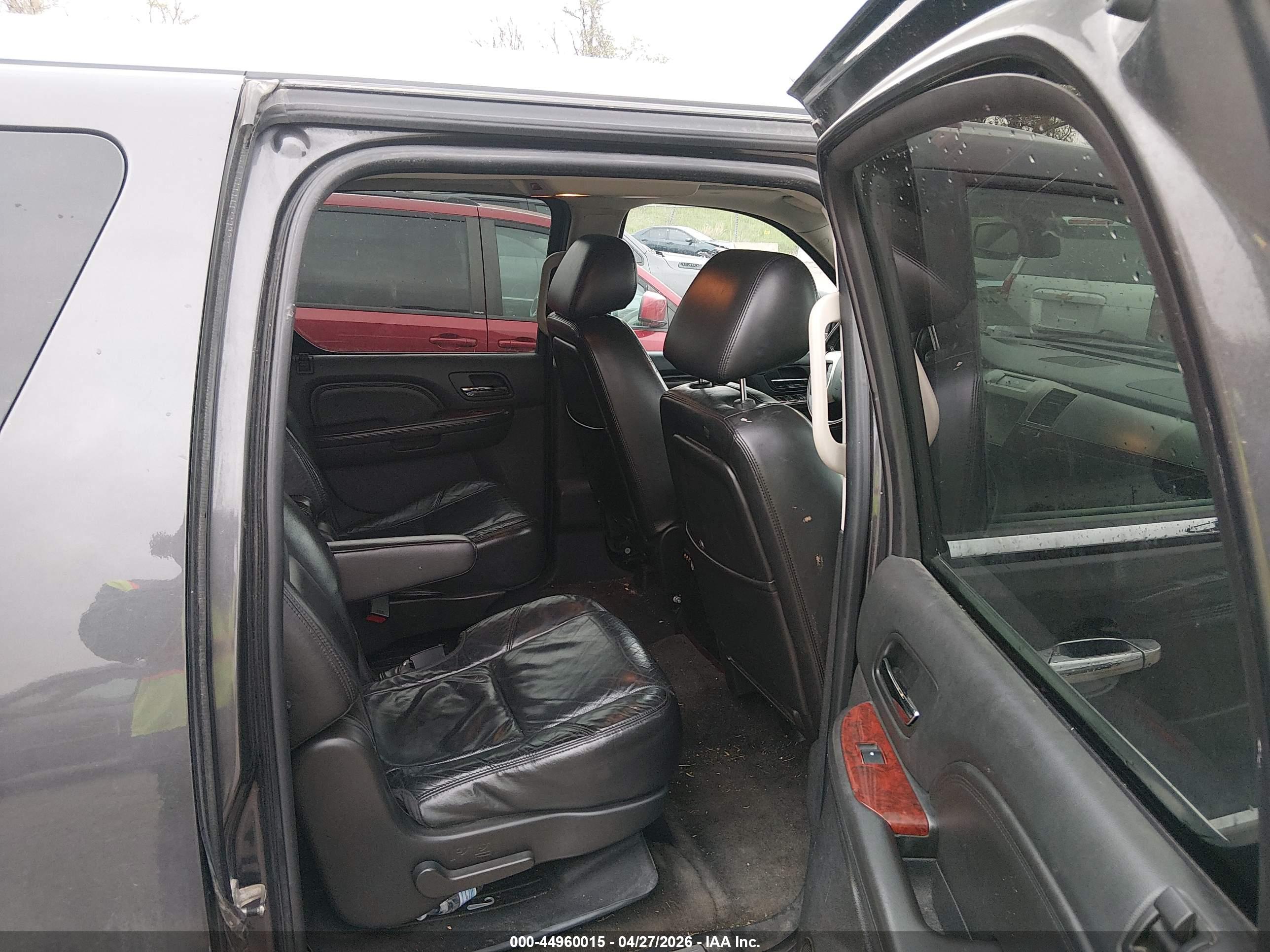 CADILLAC ESCALADE image 8