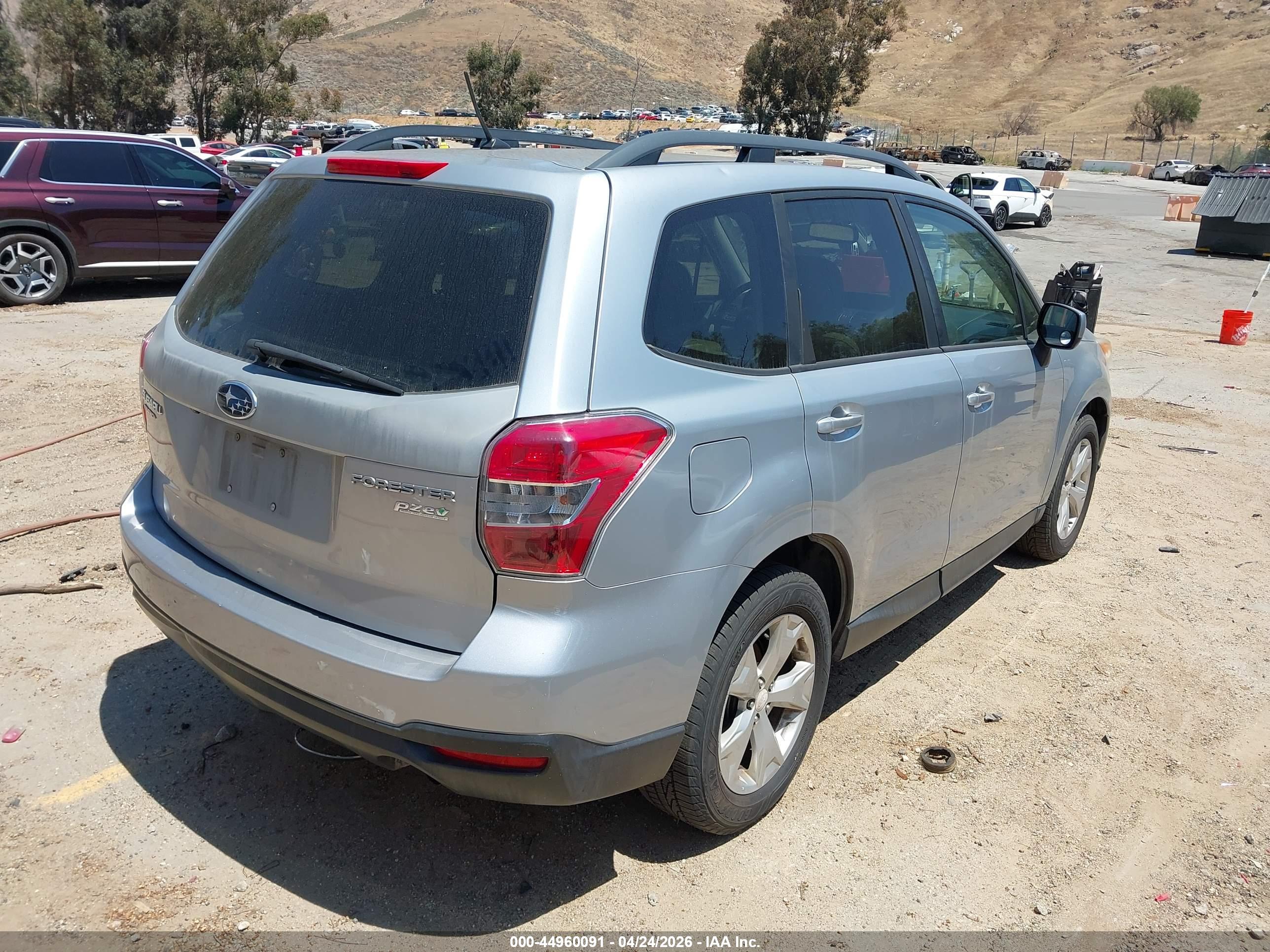 SUBARU FORESTER image 4