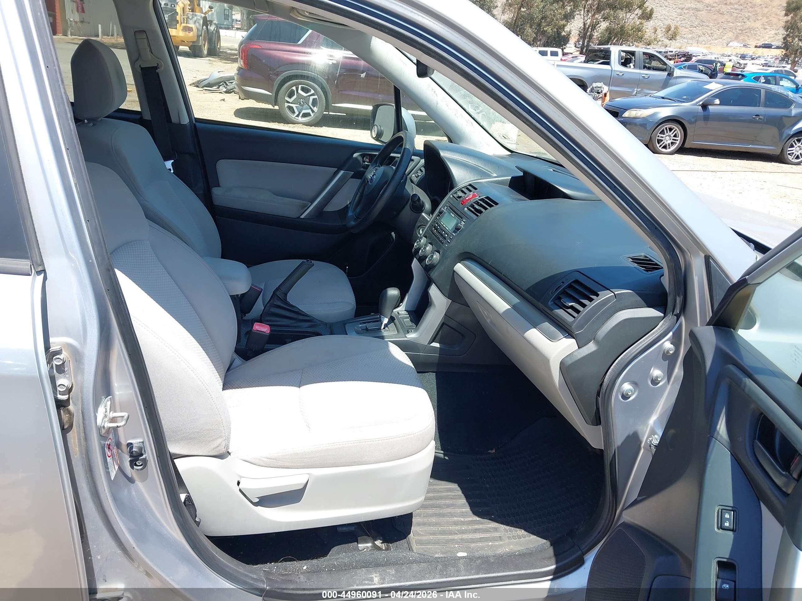 SUBARU FORESTER image 5
