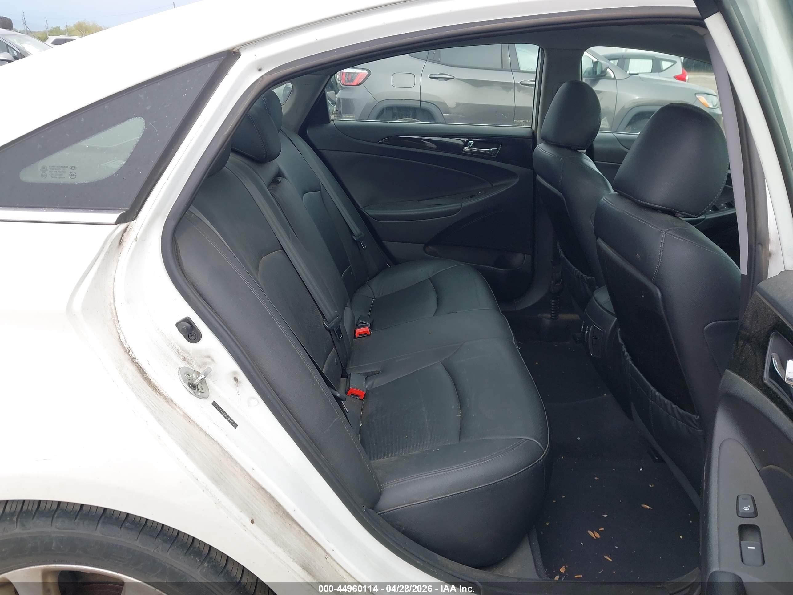HYUNDAI SONATA image 8