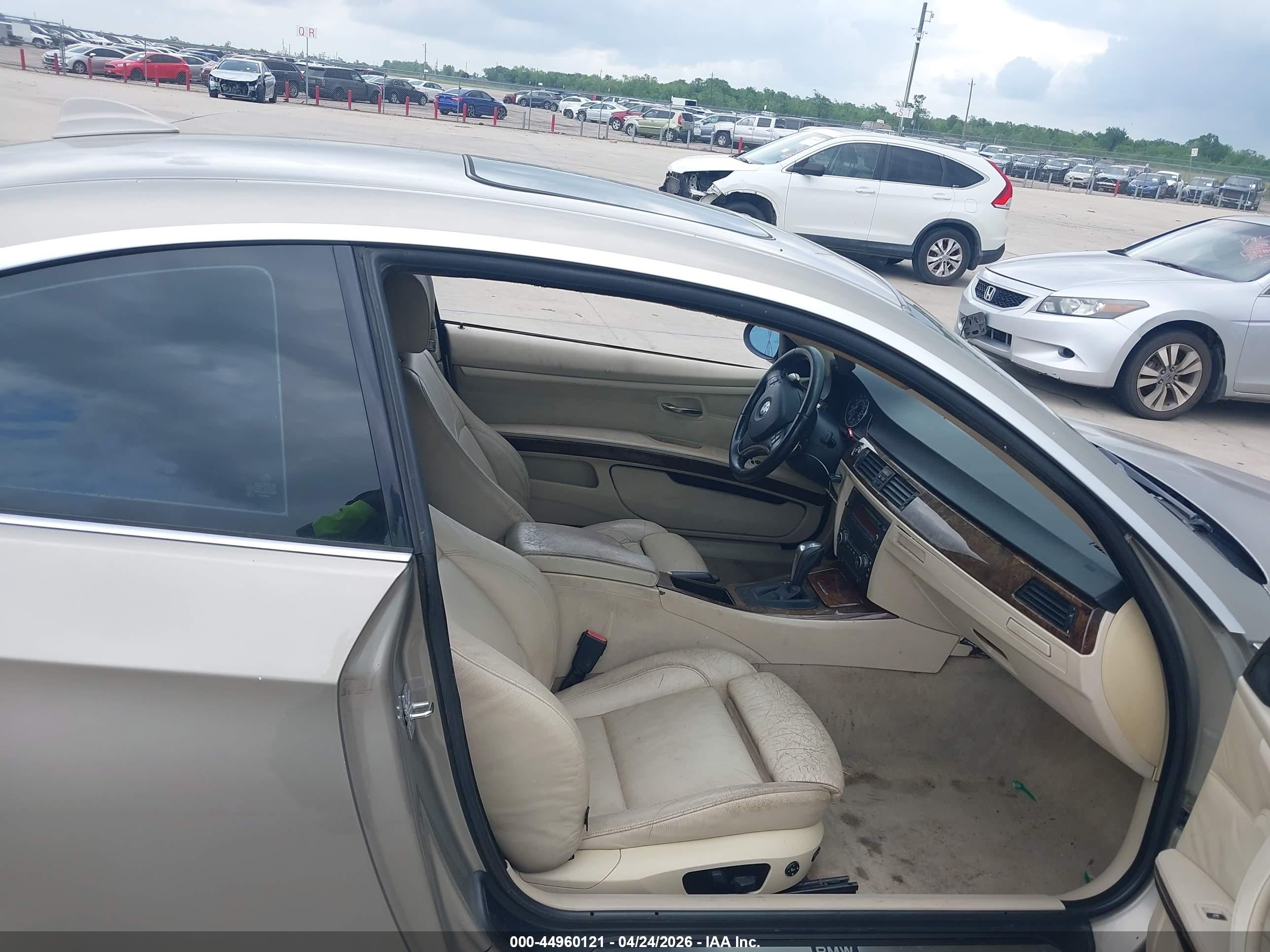 BMW 335I image 5