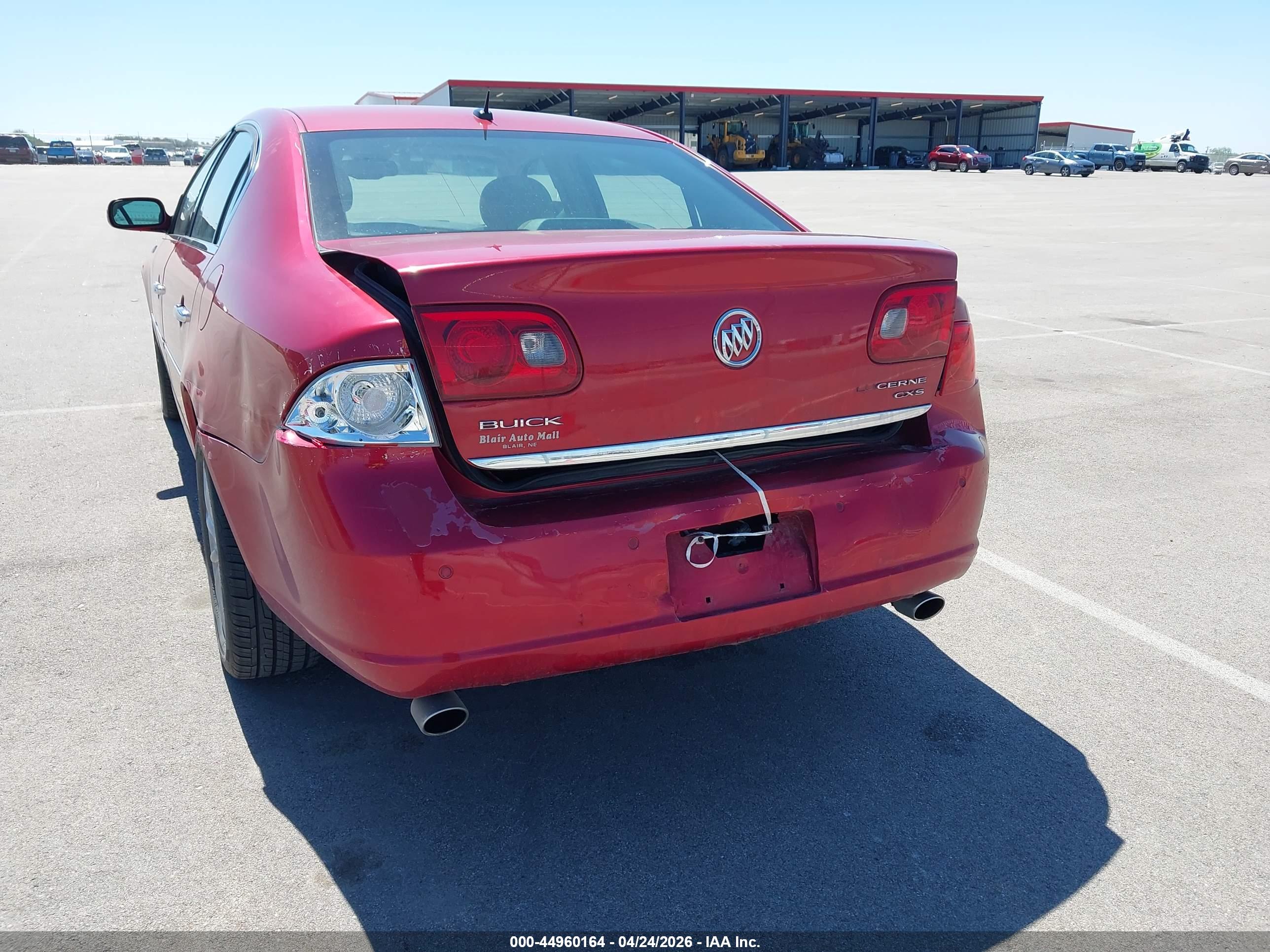 BUICK LUCERNE image 6