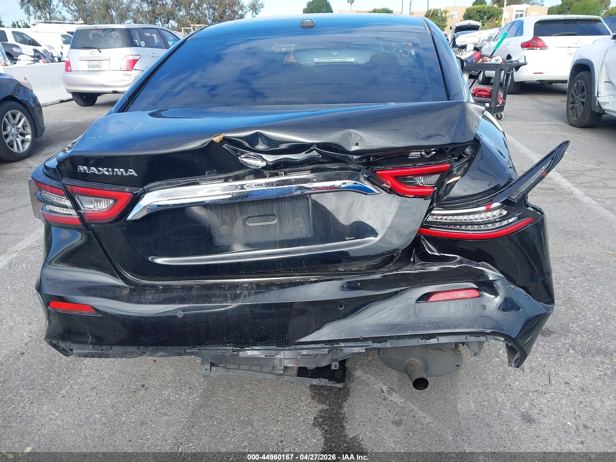NISSAN MAXIMA image 6