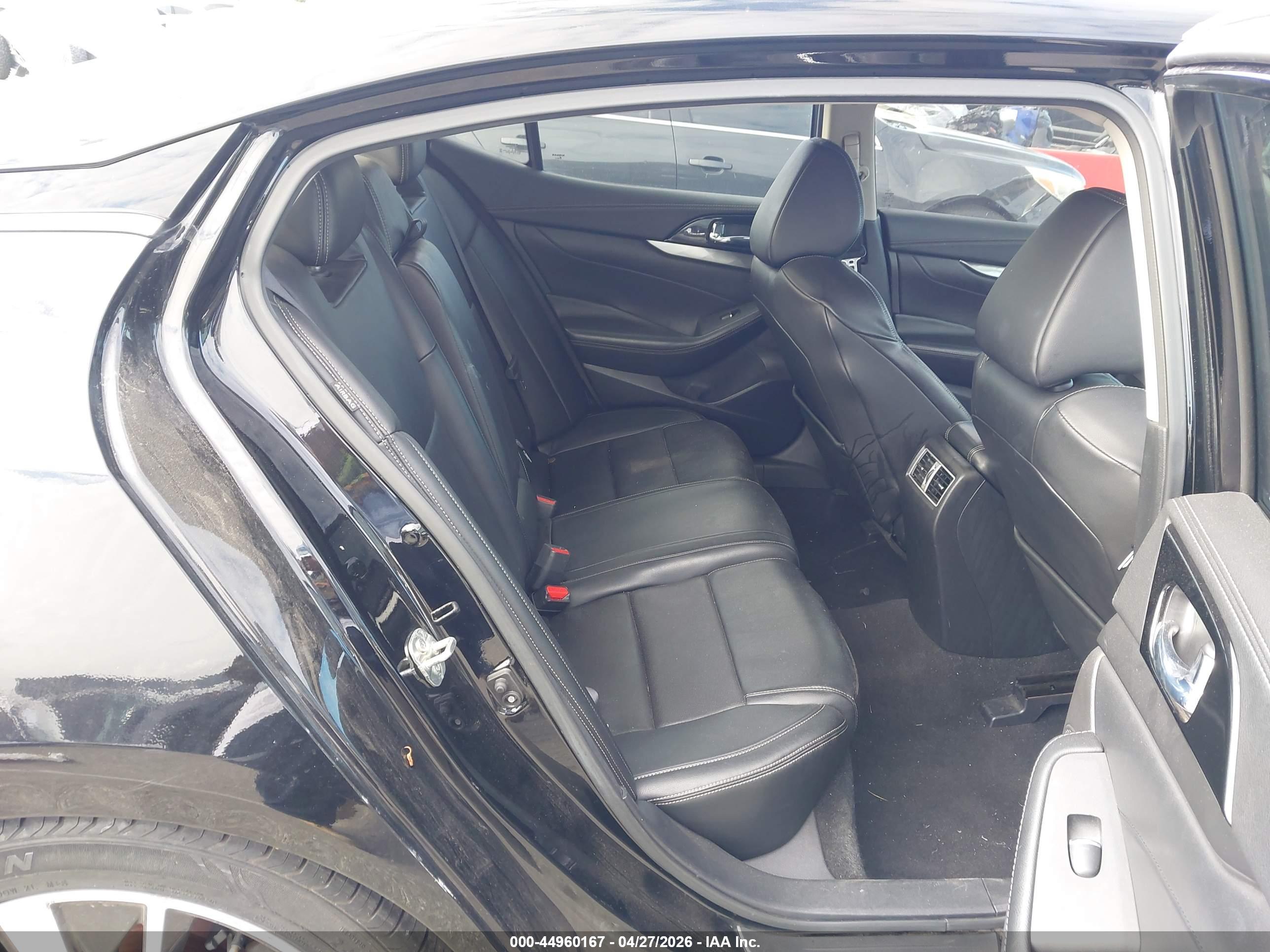 NISSAN MAXIMA image 8