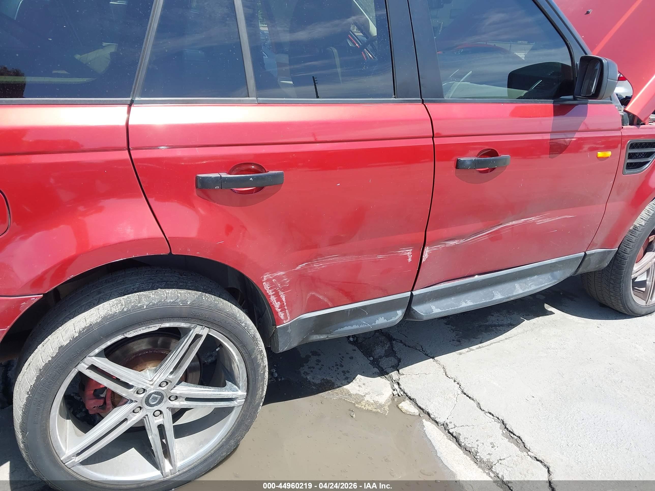 LAND ROVER image 6