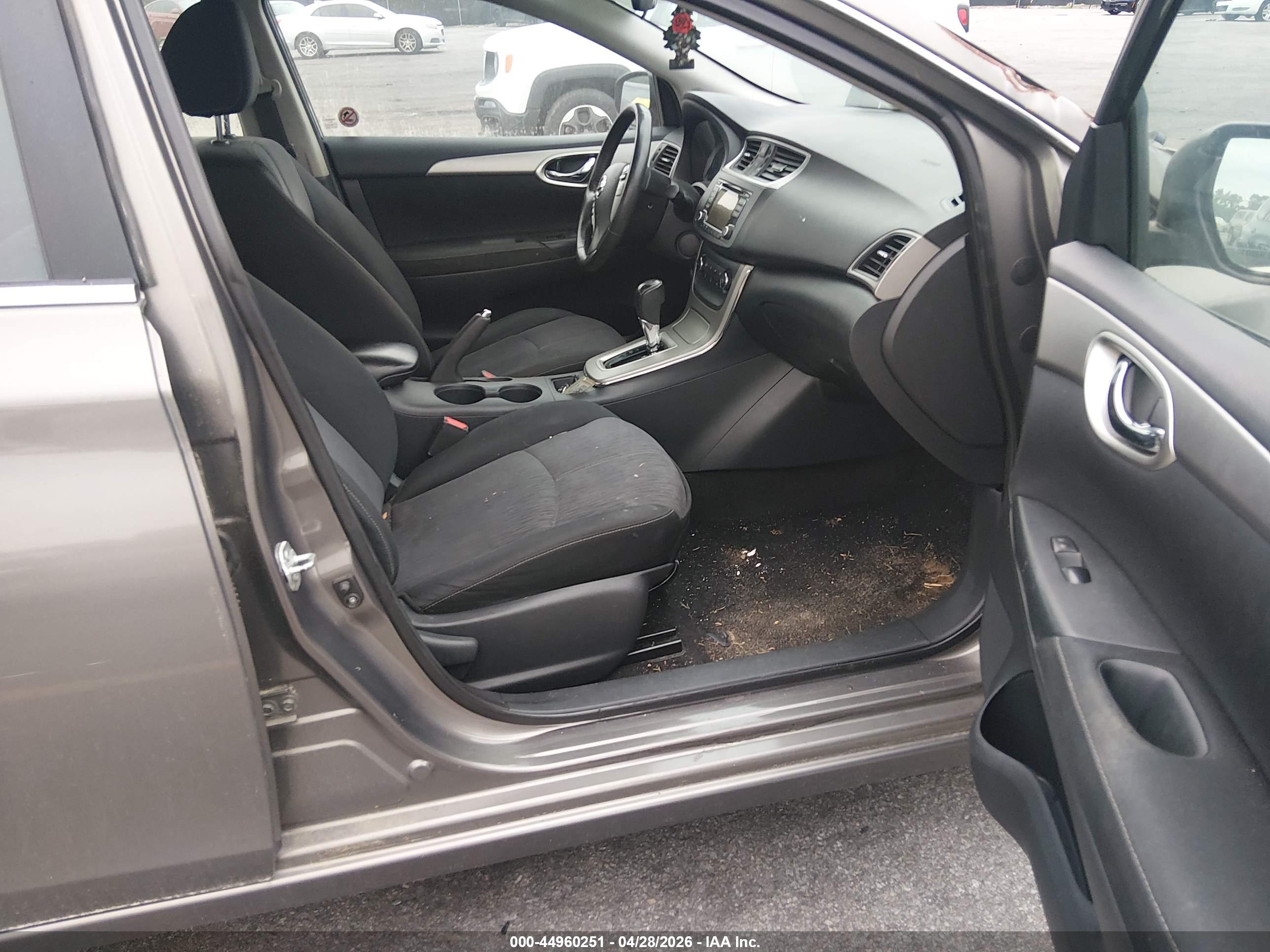 NISSAN SENTRA image 5