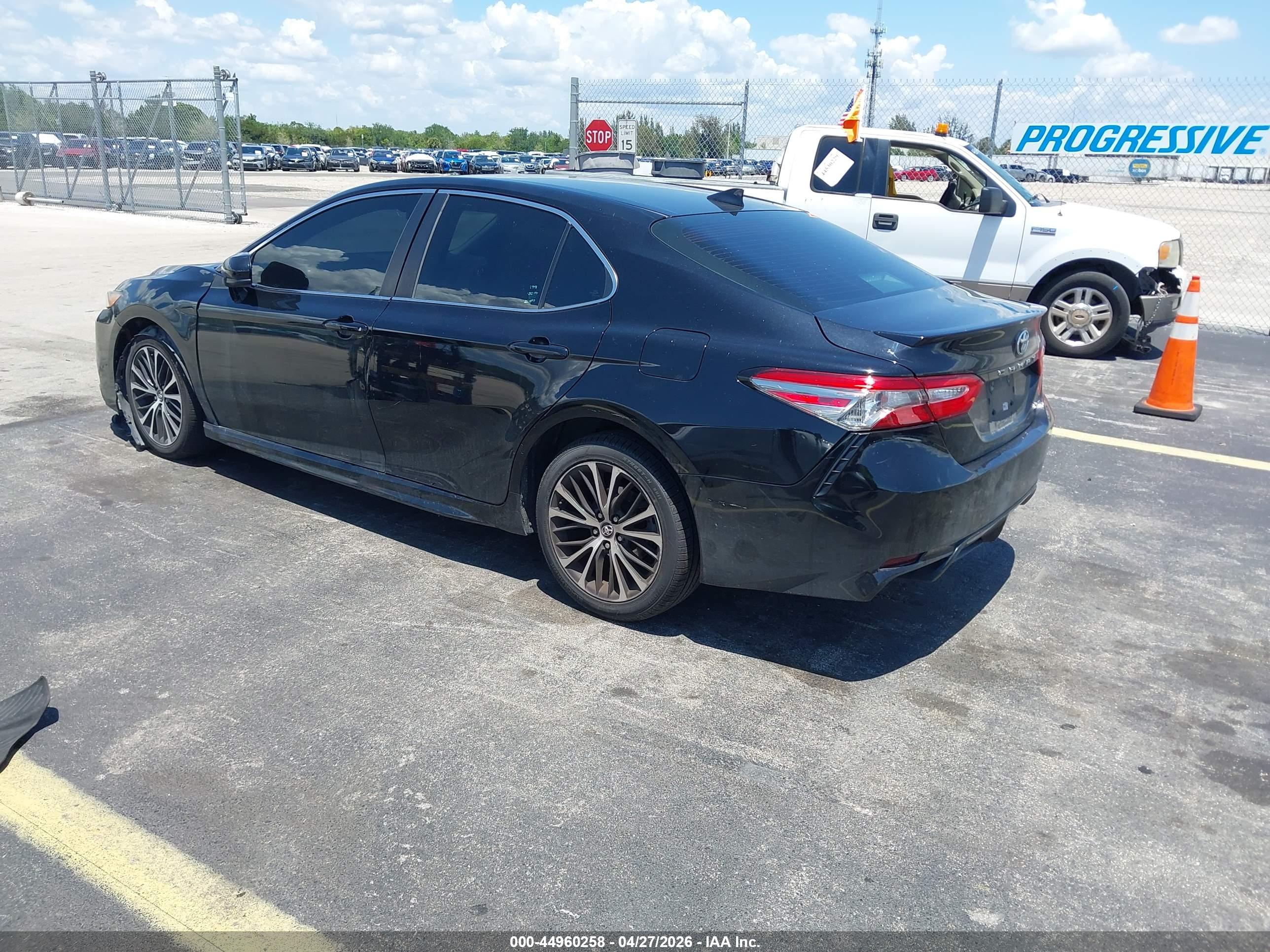 TOYOTA CAMRY image 3