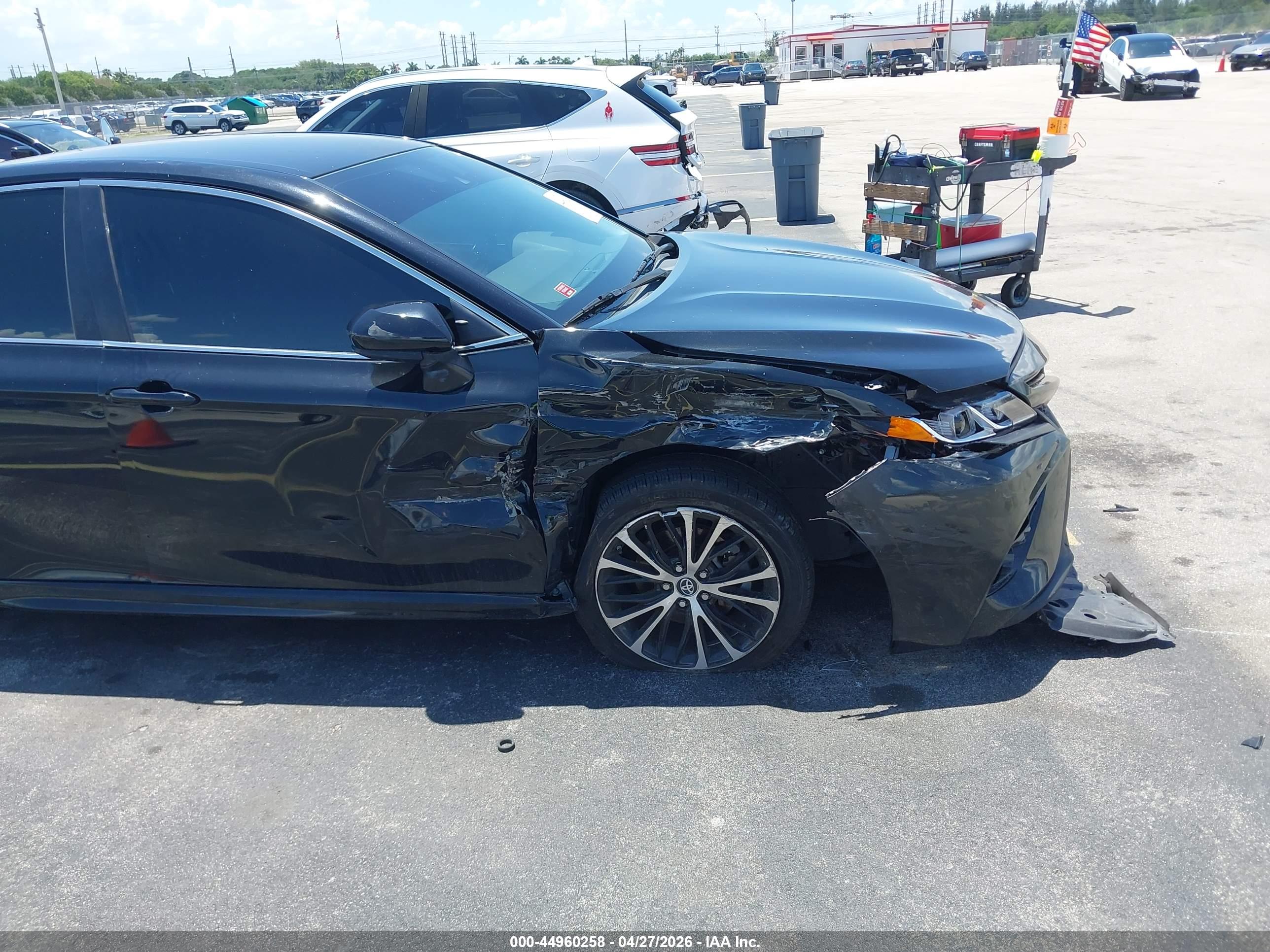 TOYOTA CAMRY image 6
