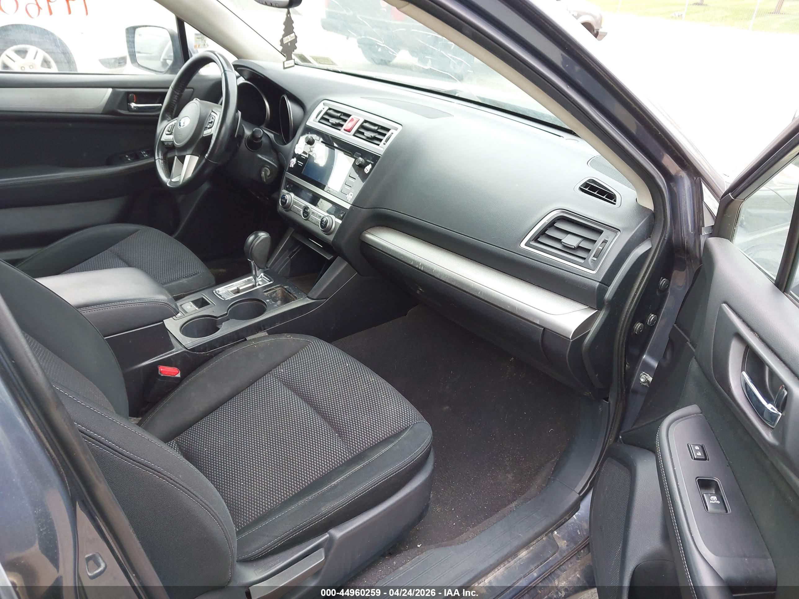 SUBARU OUTBACK image 5