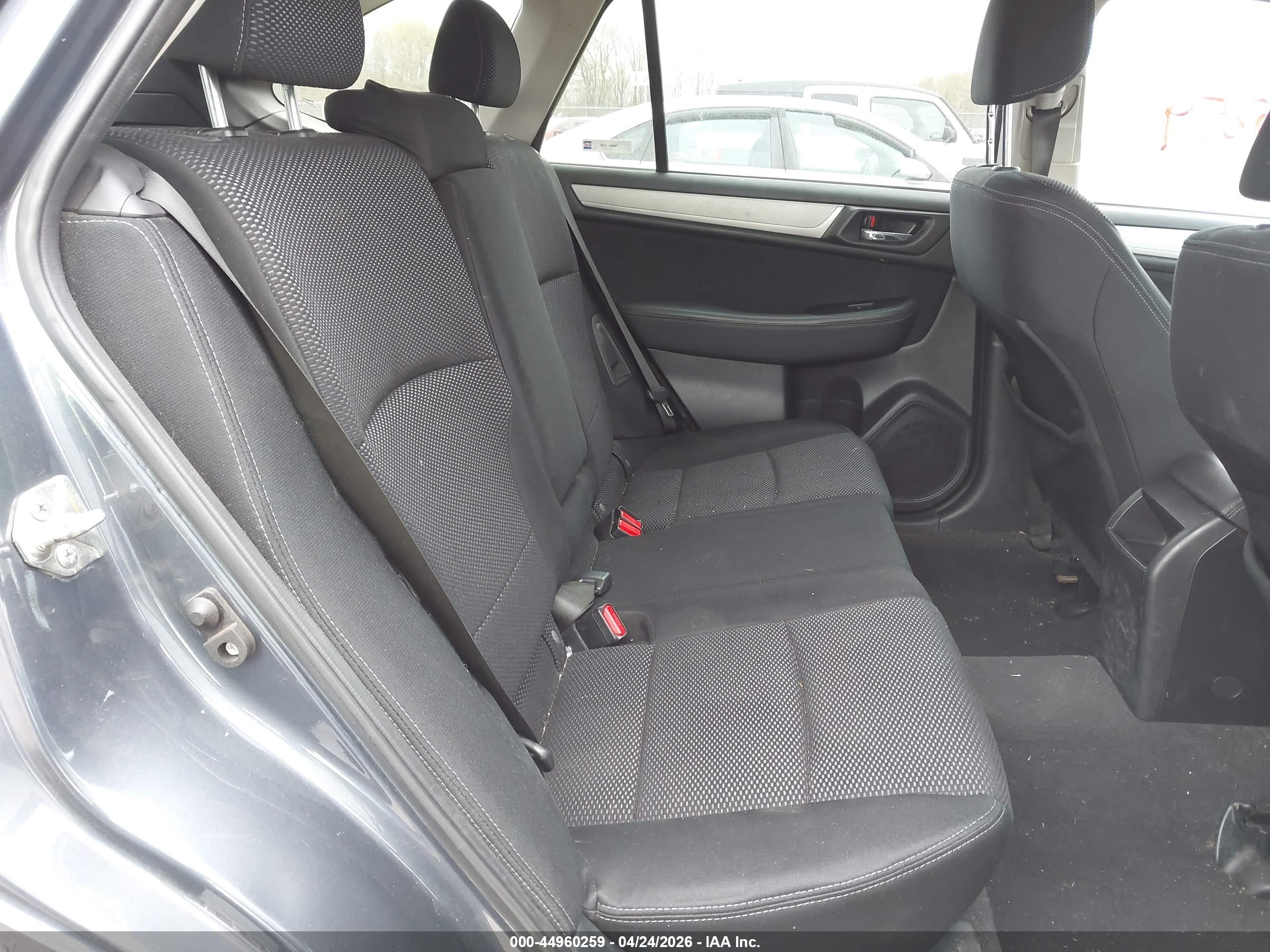 SUBARU OUTBACK image 8