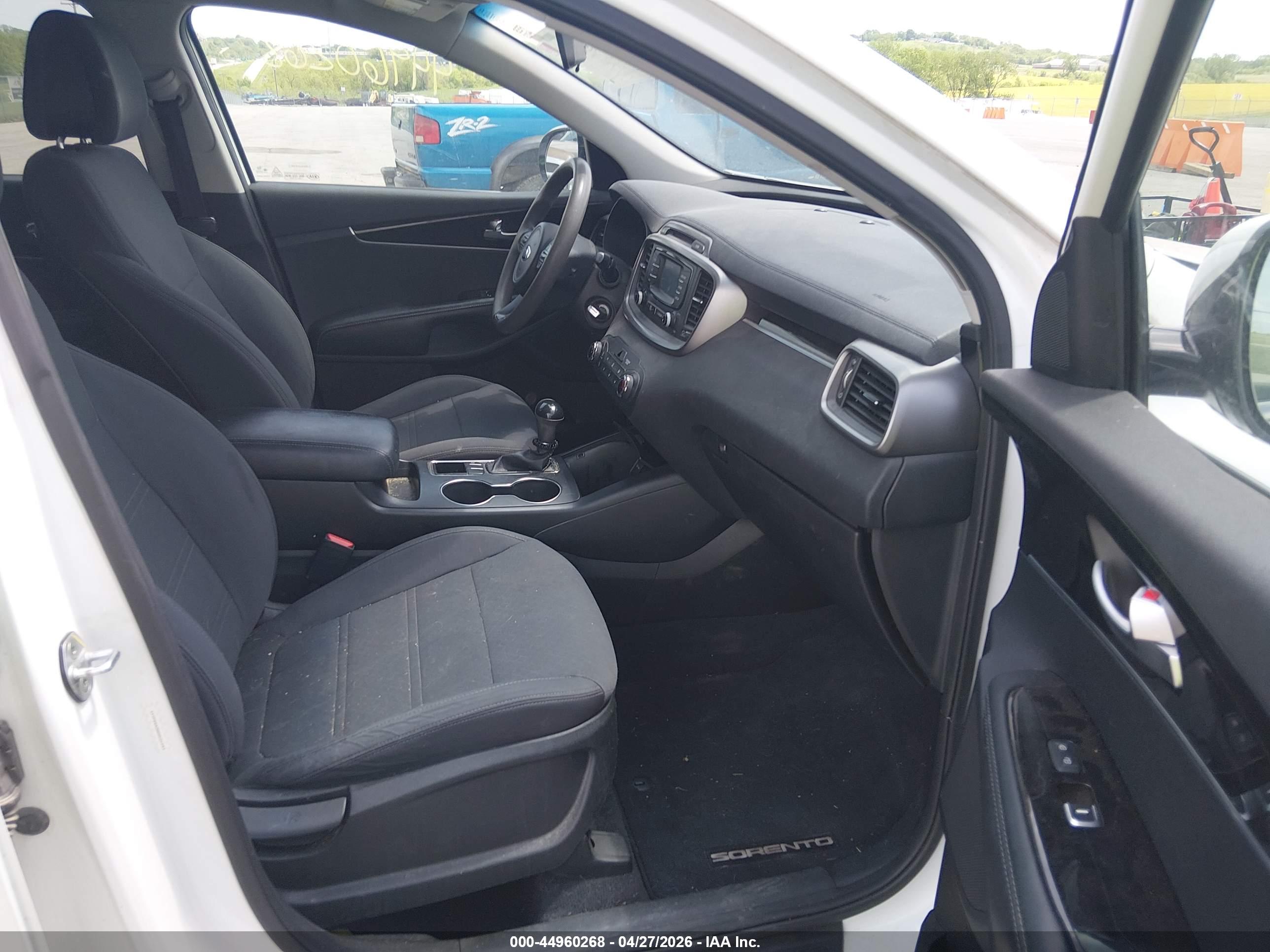 KIA SORENTO image 5