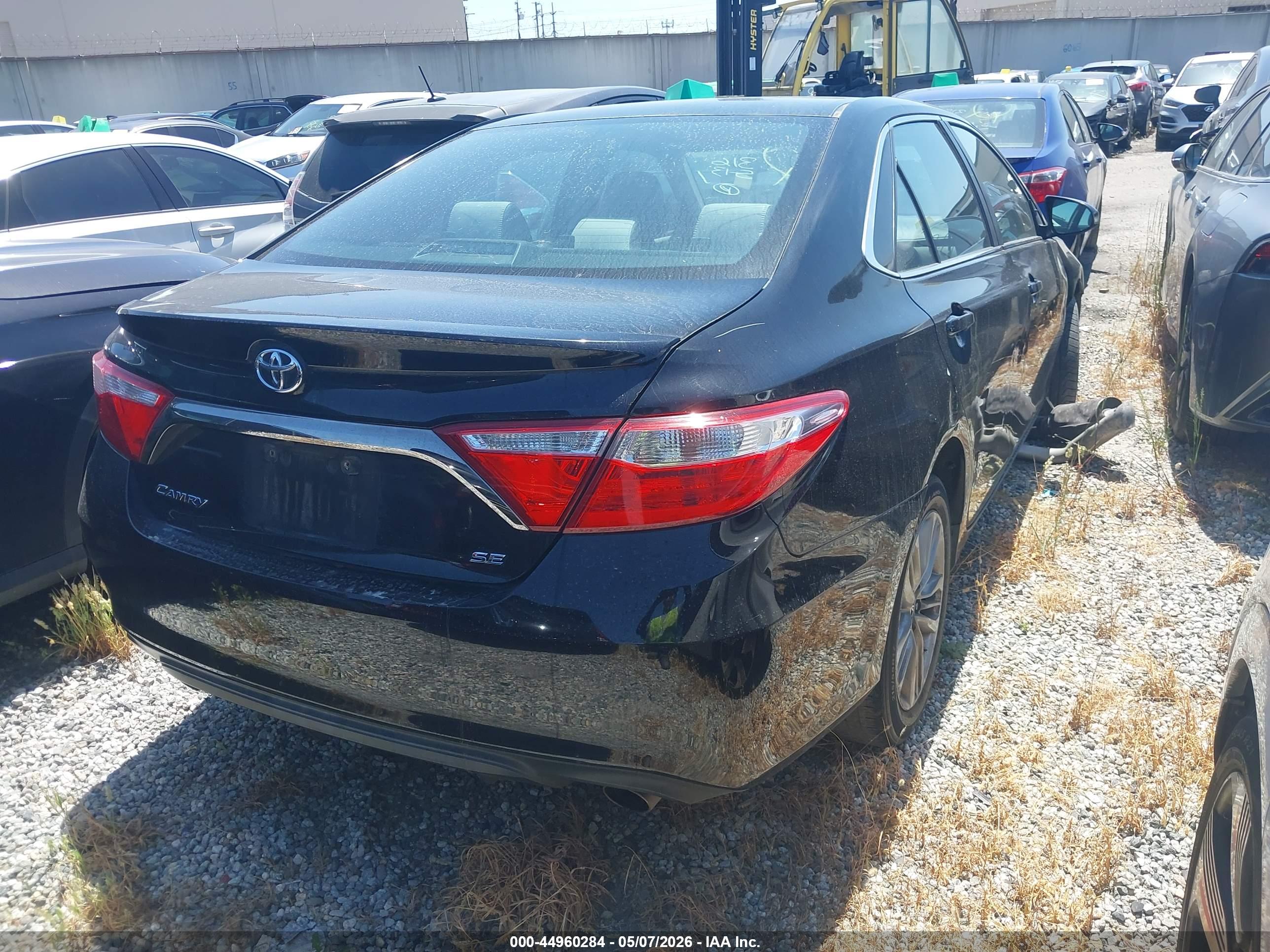 TOYOTA CAMRY image 4