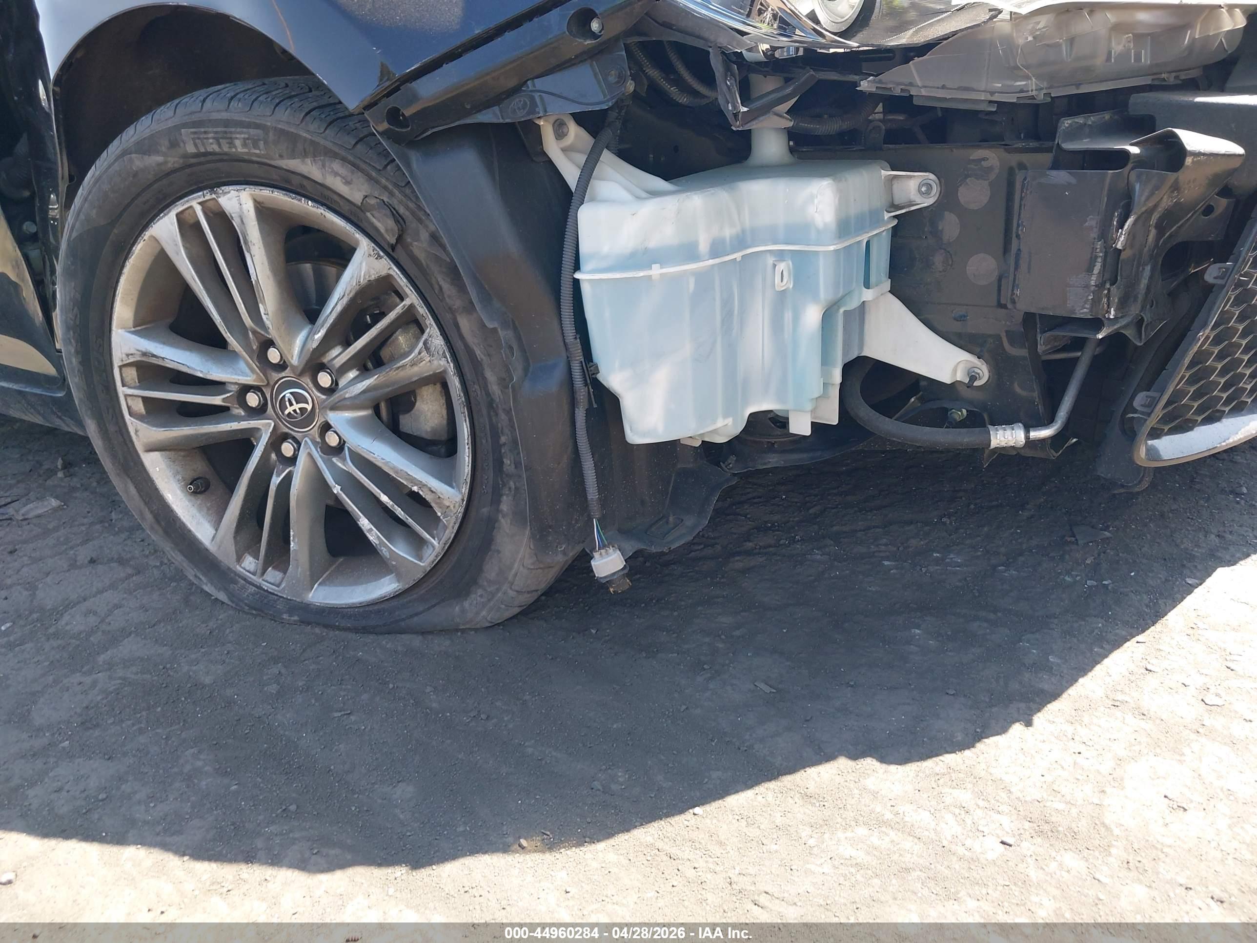 TOYOTA CAMRY image 6
