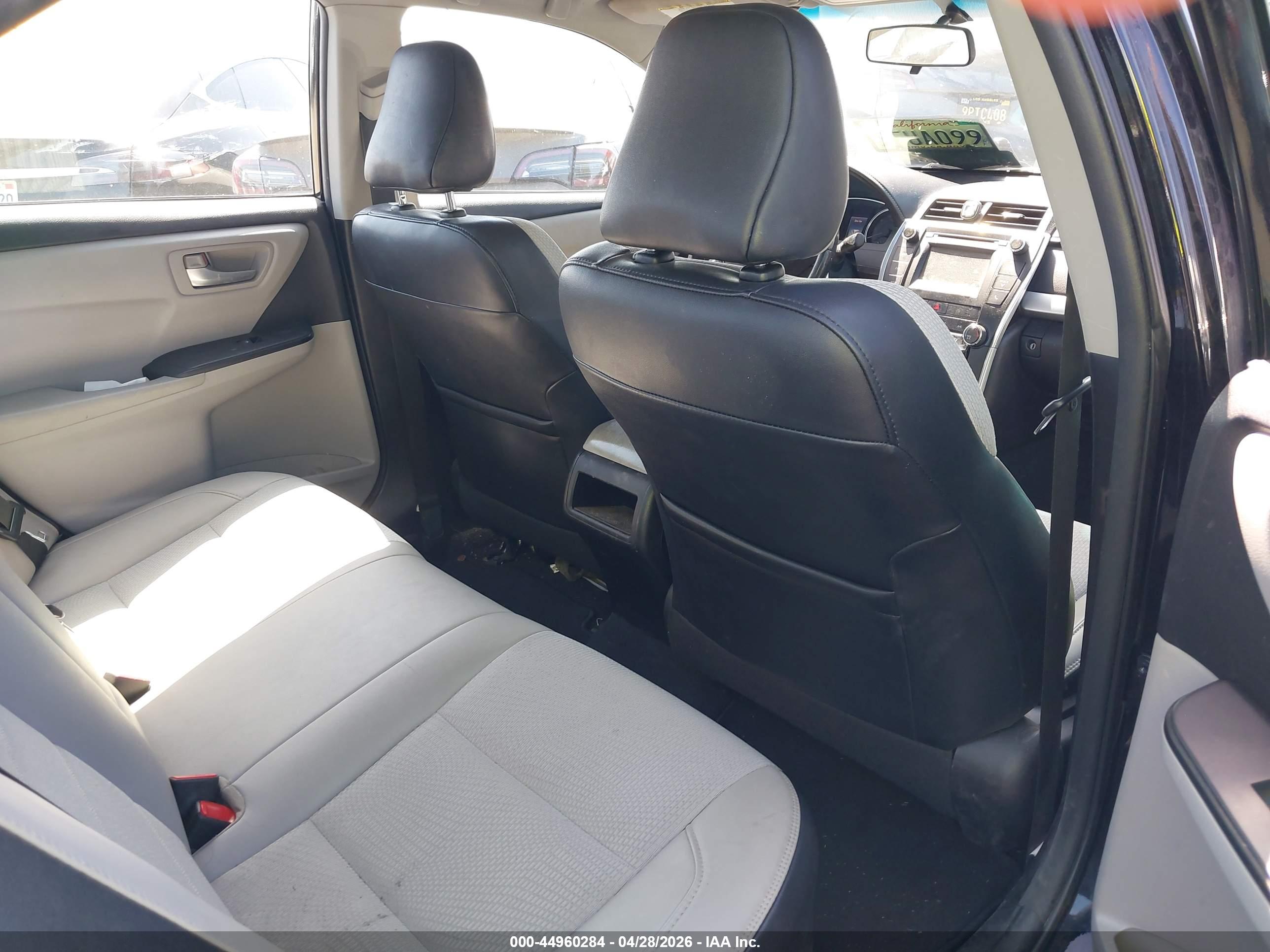 TOYOTA CAMRY image 8