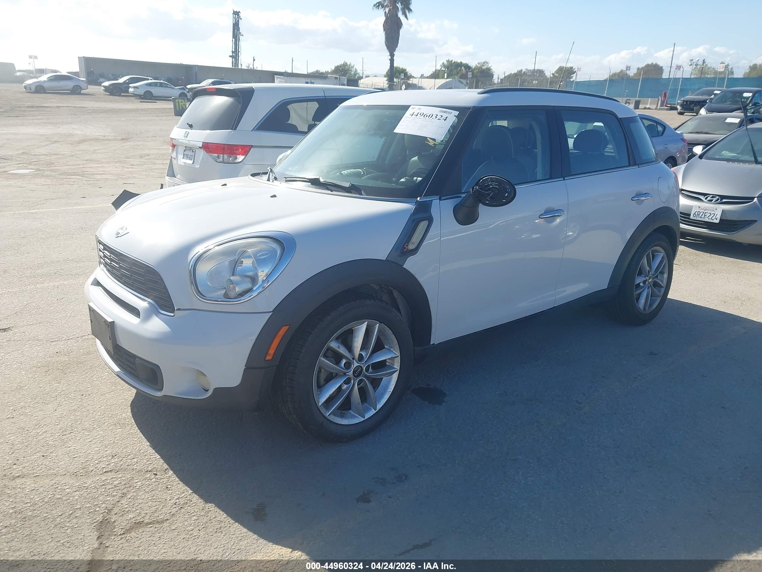 MINI COOPER image 2