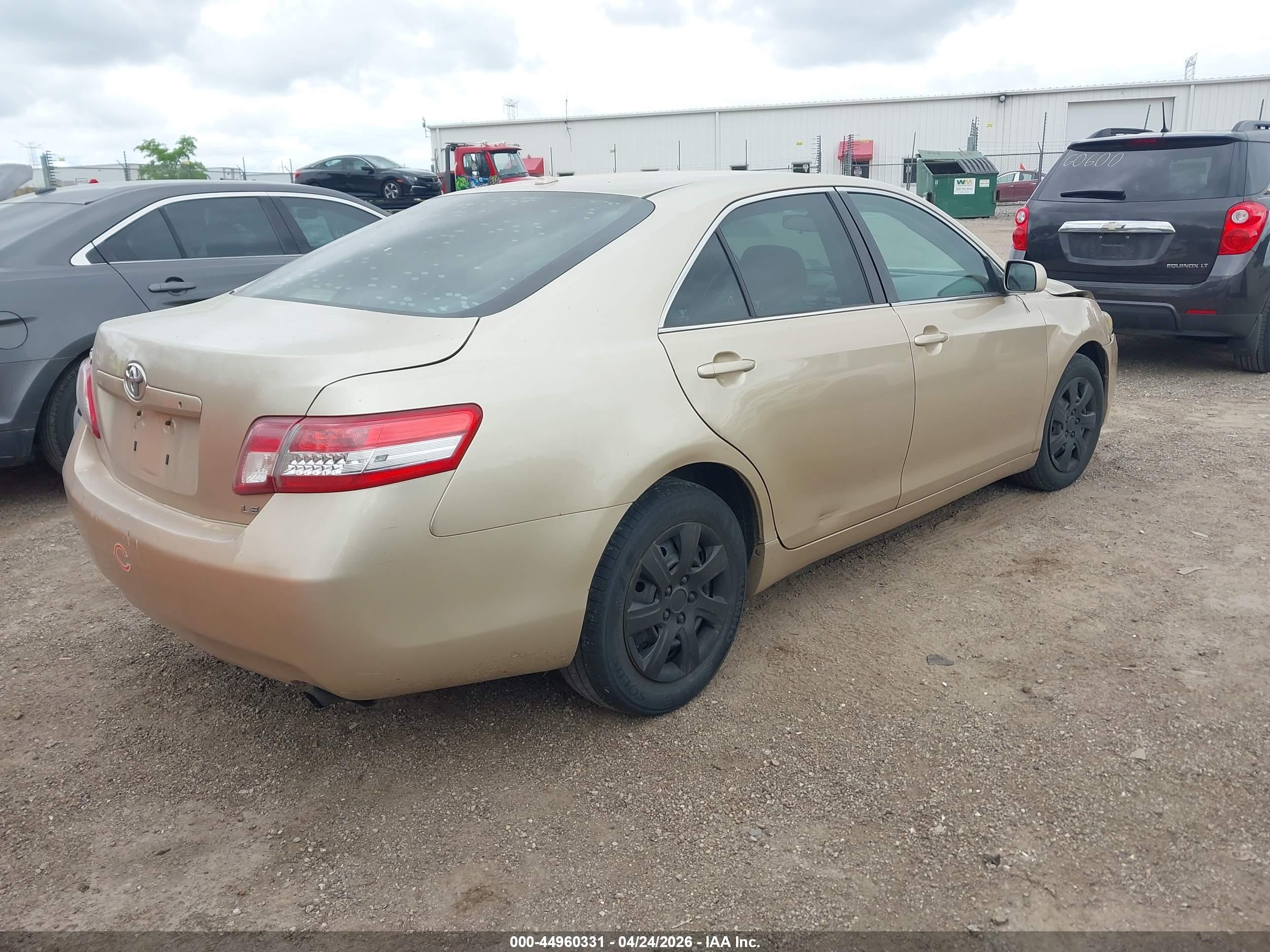 TOYOTA CAMRY image 4