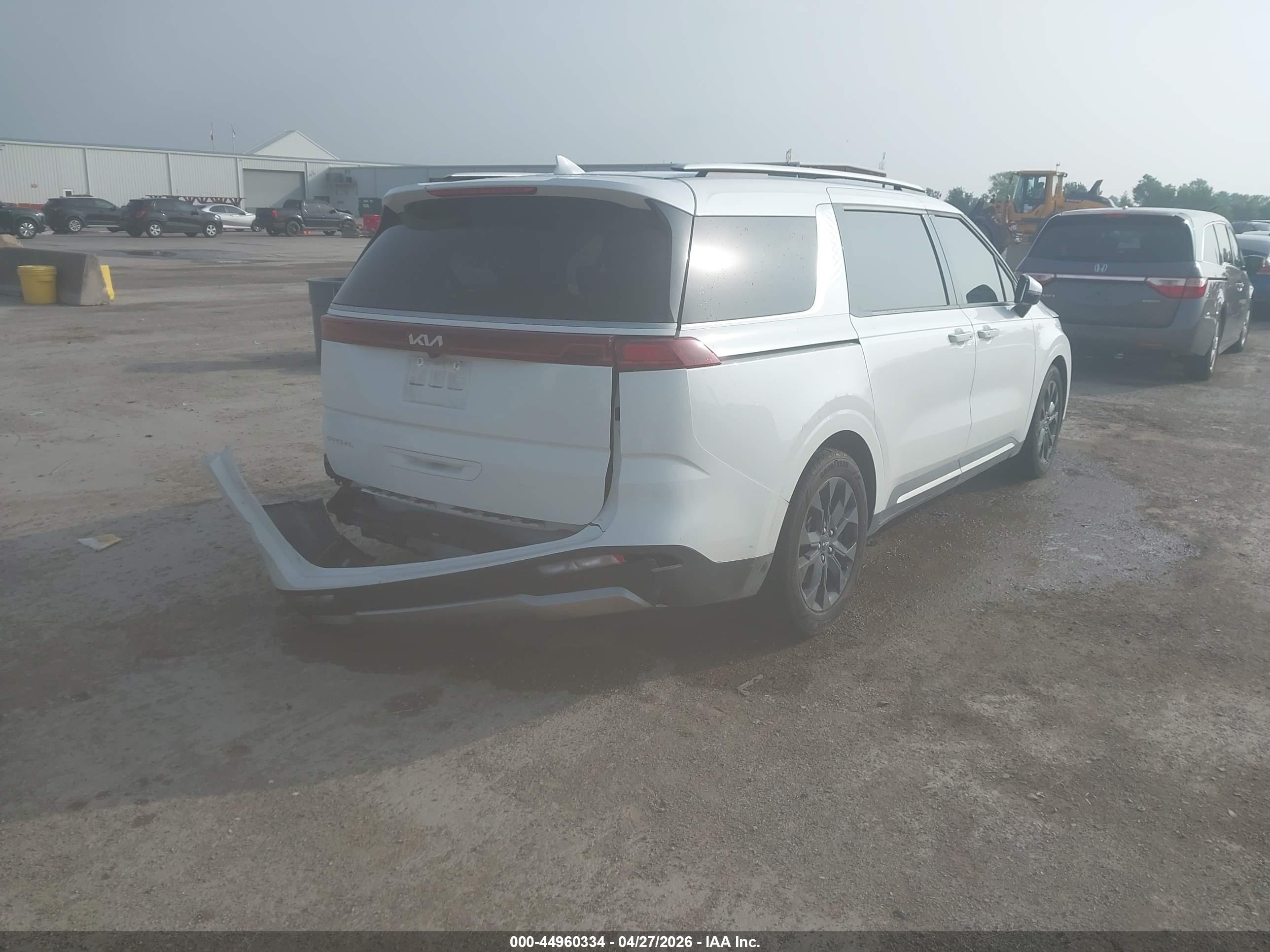 KIA CARNIVAL image 4