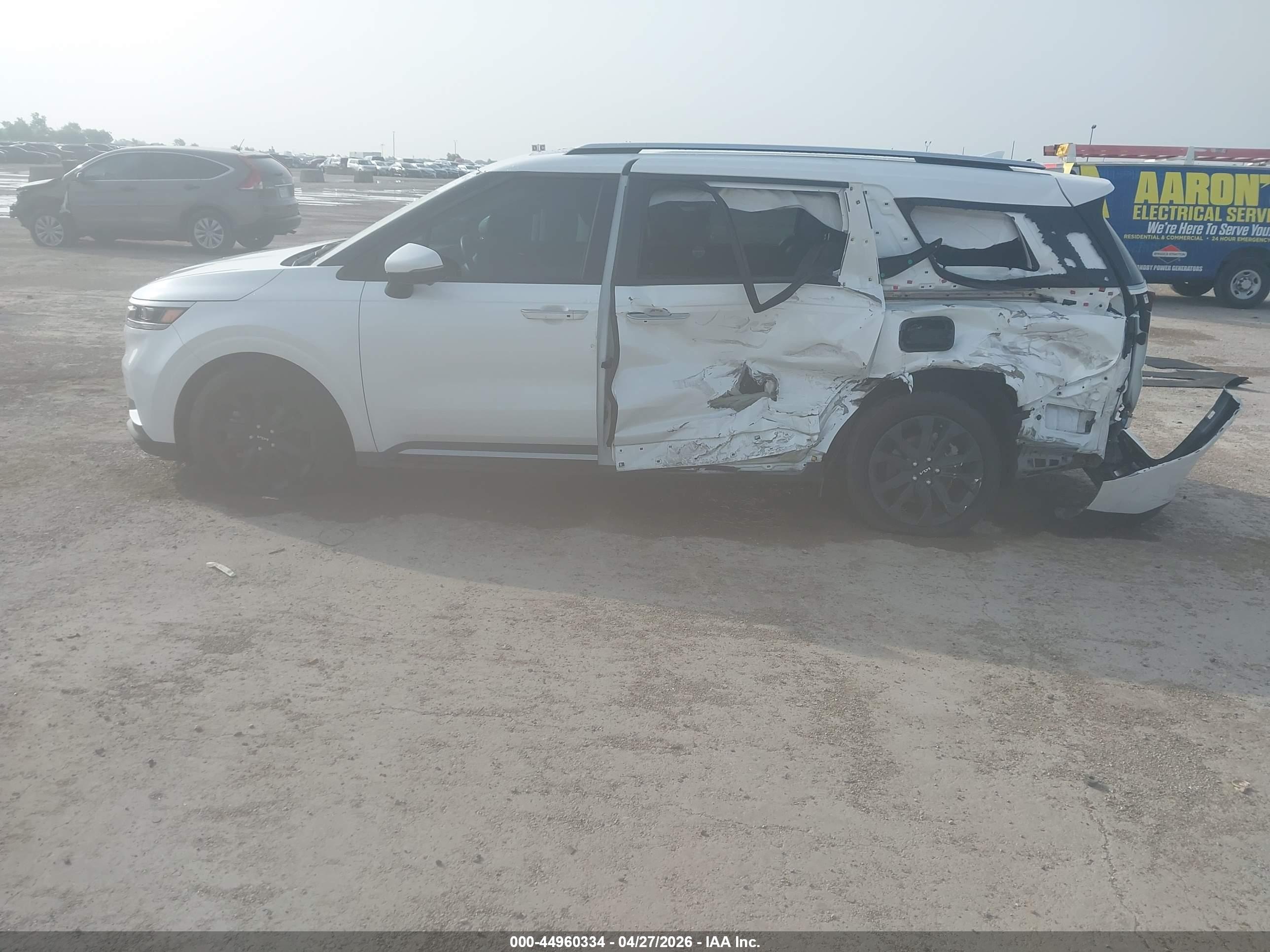 KIA CARNIVAL image 6