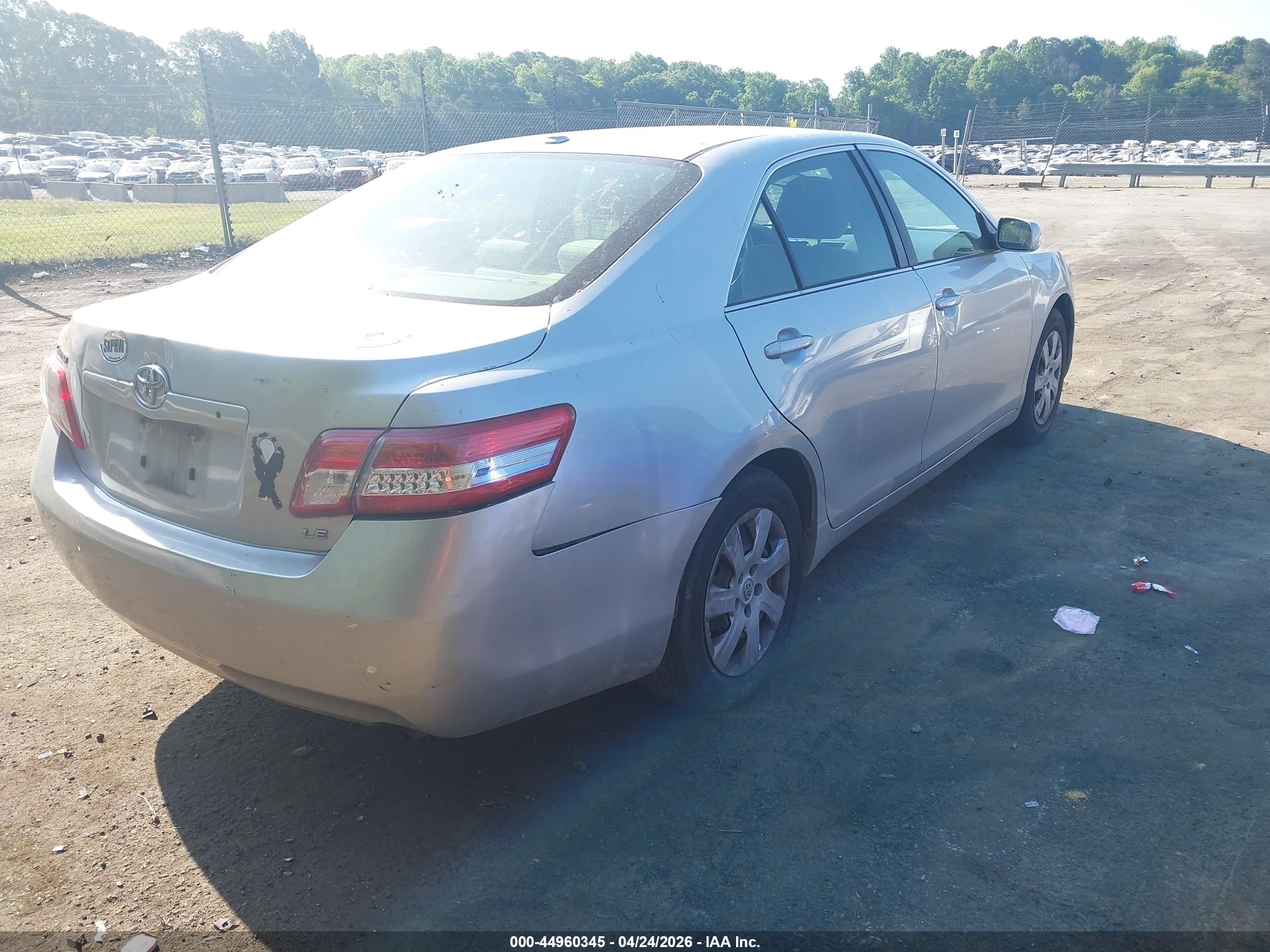 TOYOTA CAMRY image 4