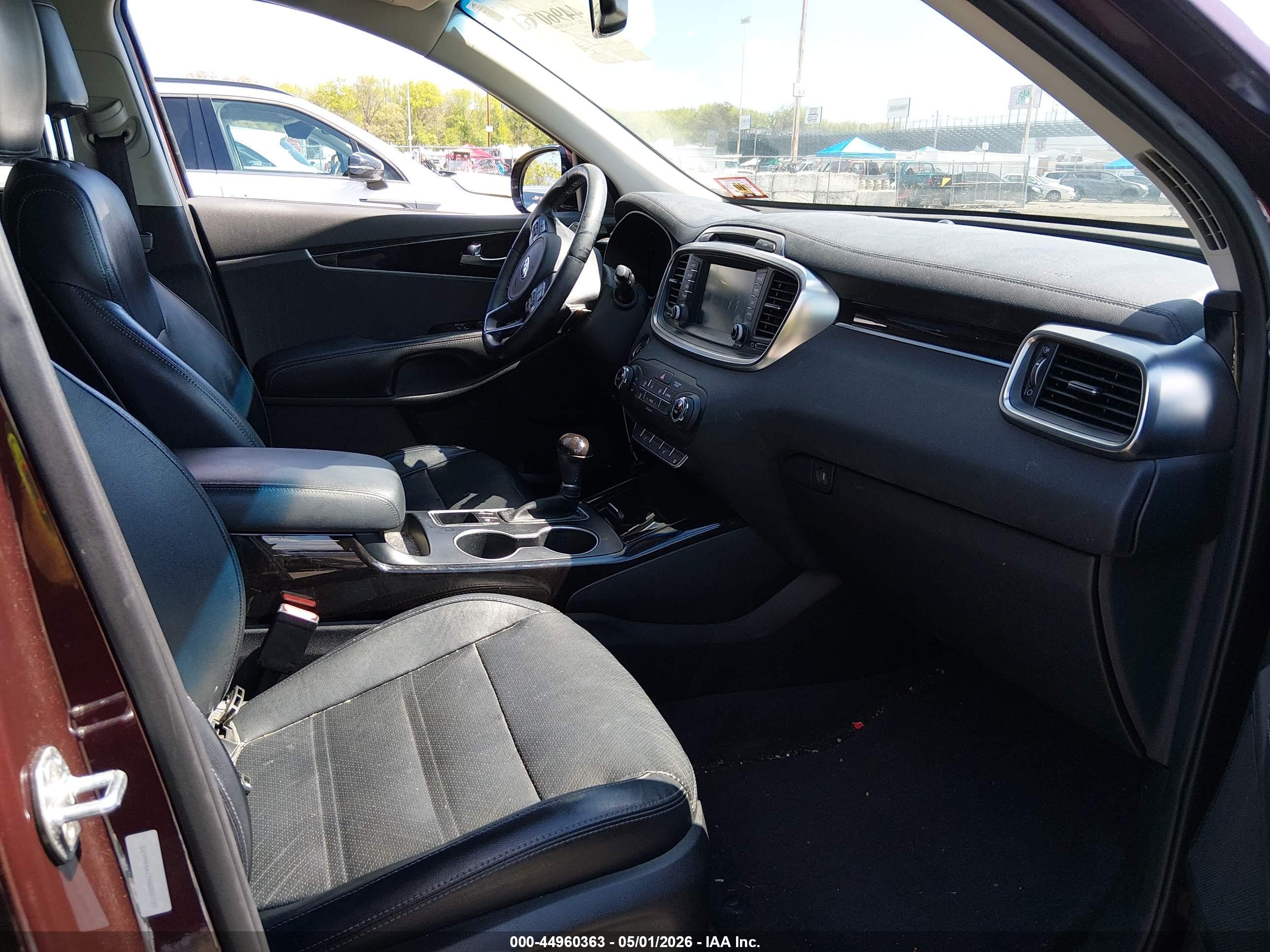 KIA SORENTO image 5