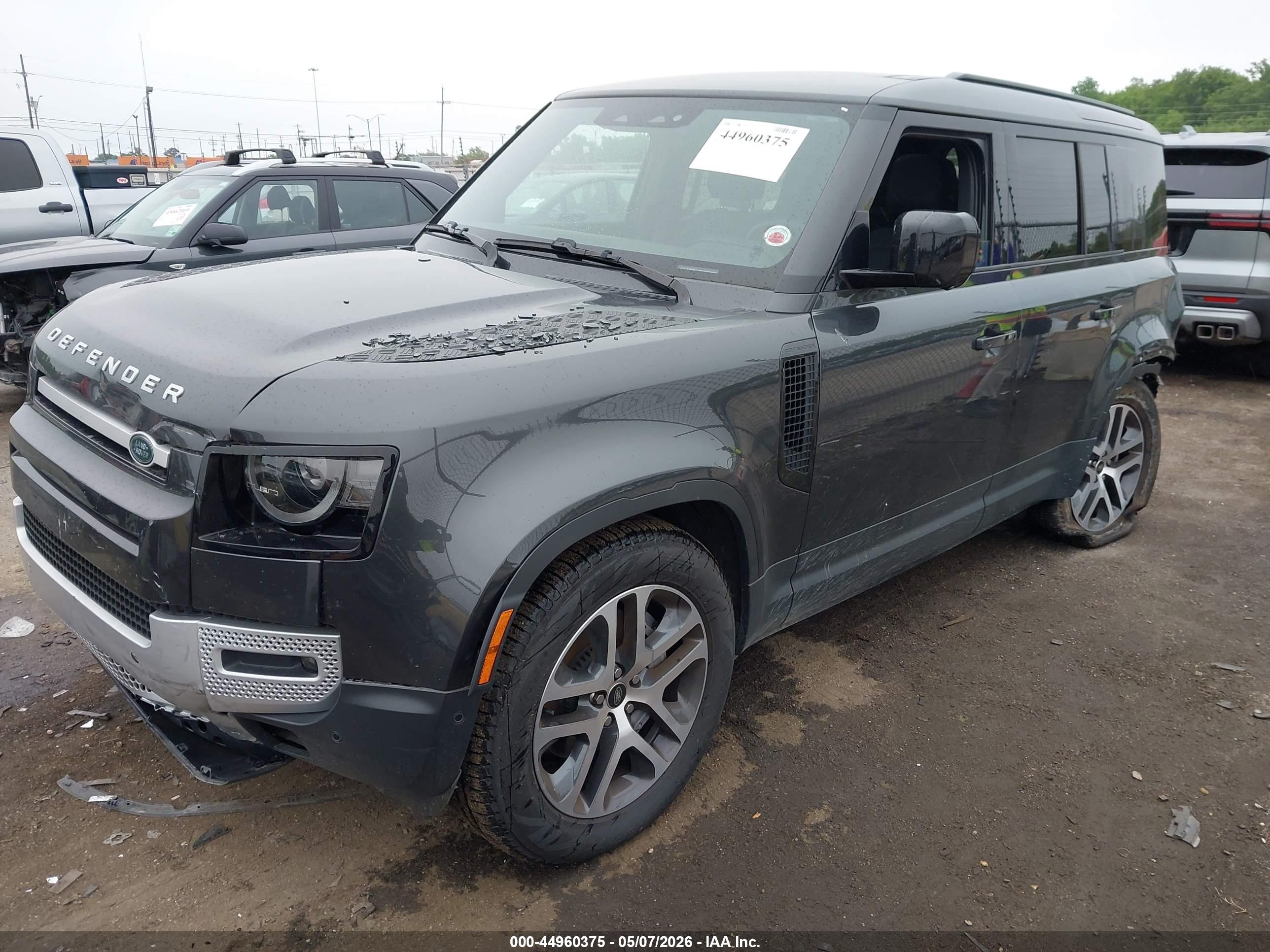 LAND ROVER image 2