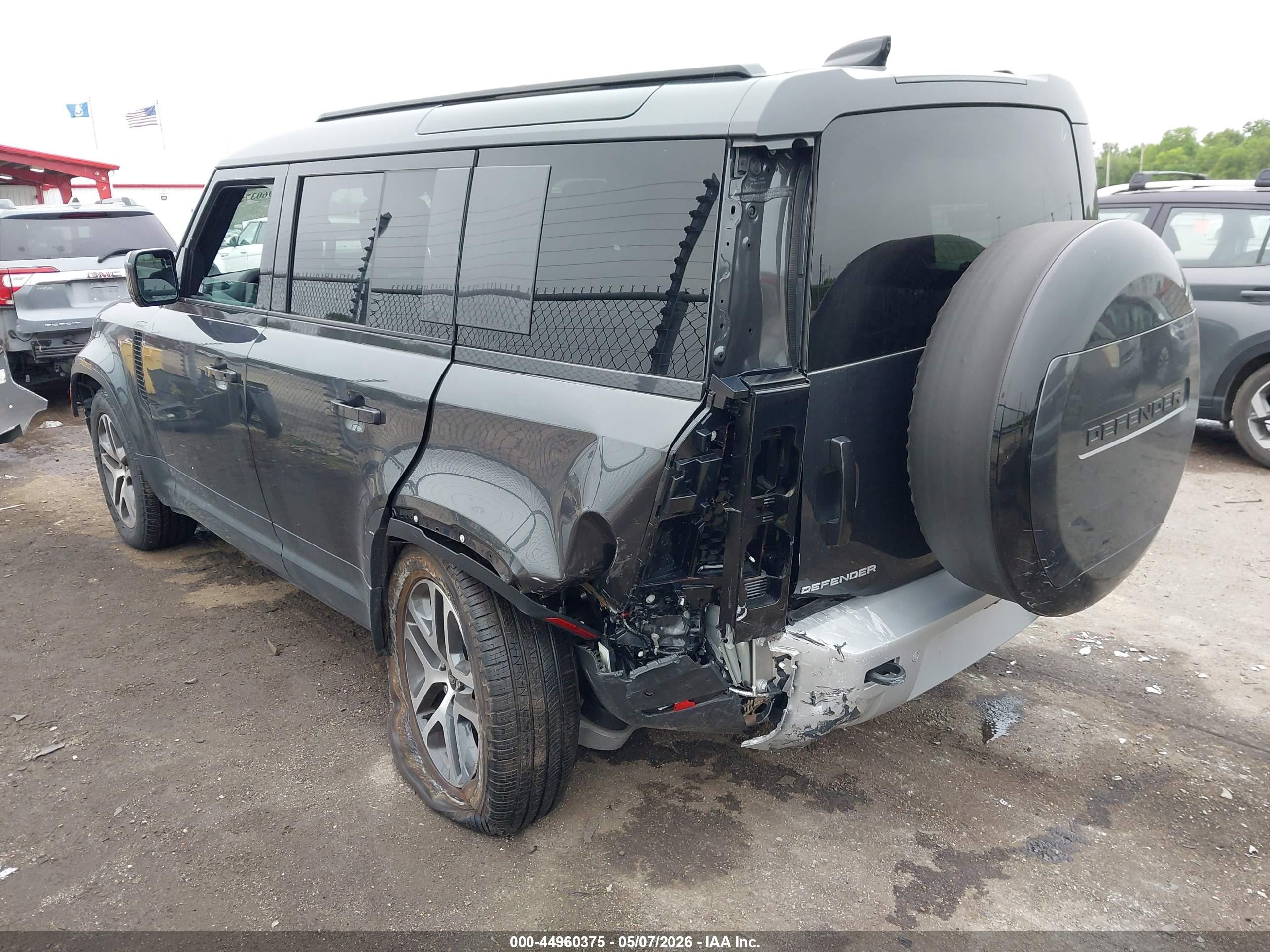 LAND ROVER image 3