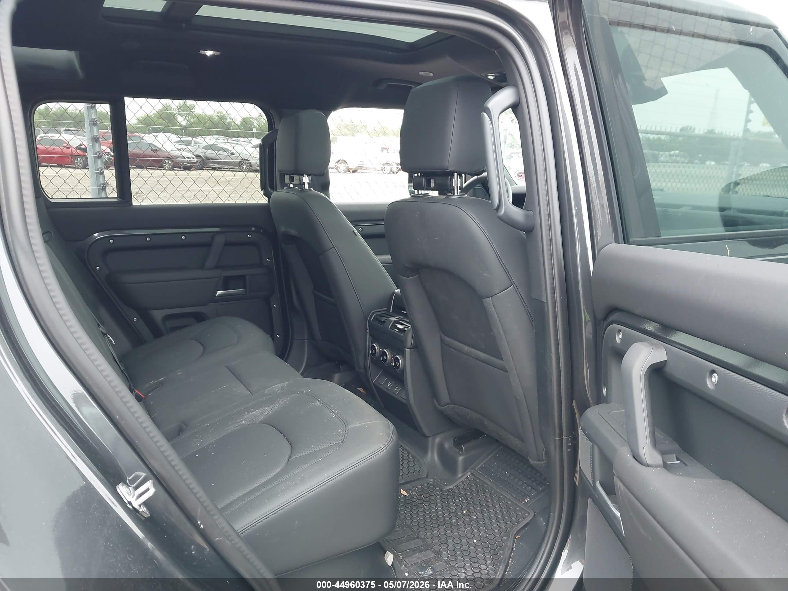 LAND ROVER image 8