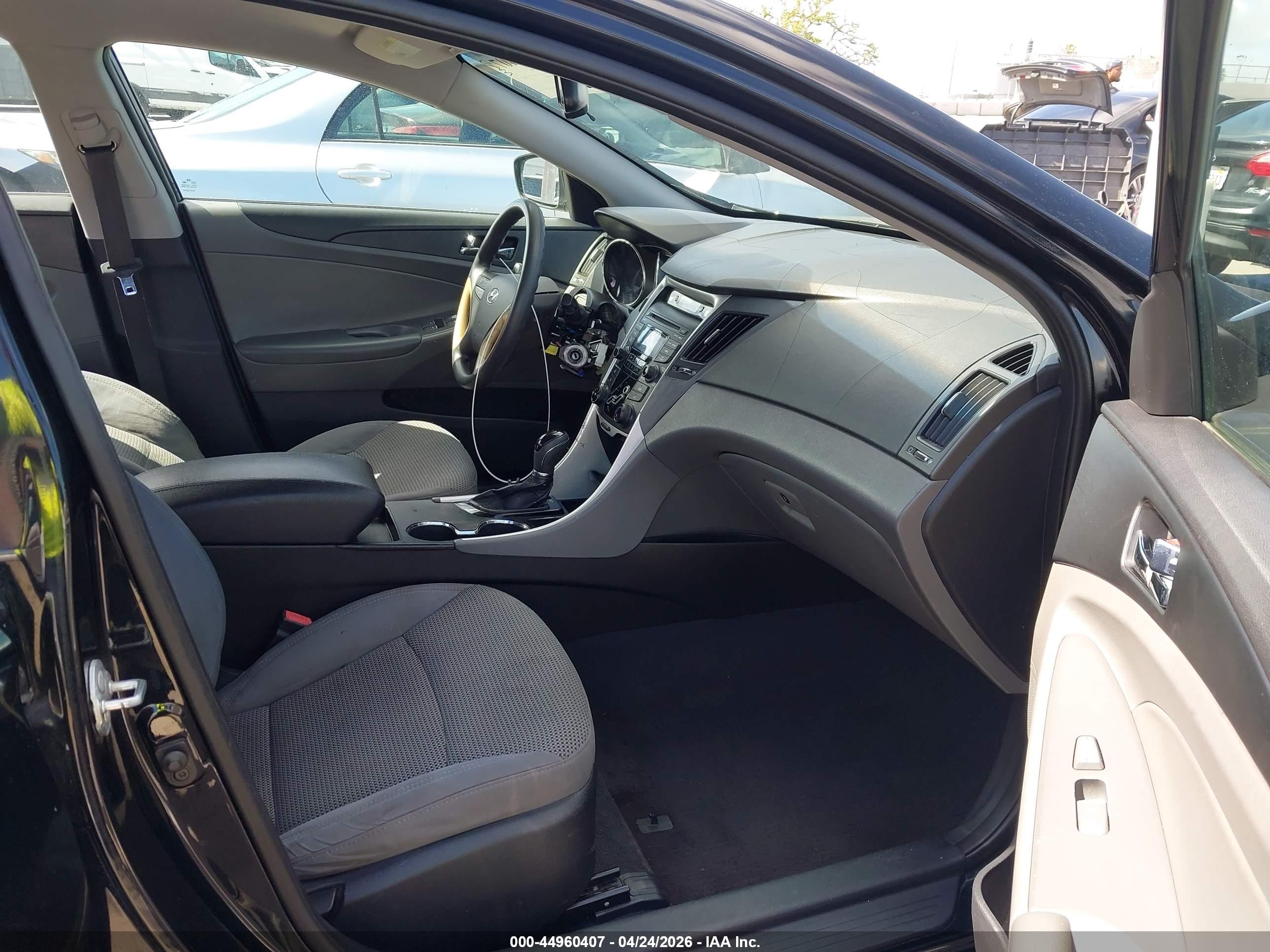 HYUNDAI SONATA image 5