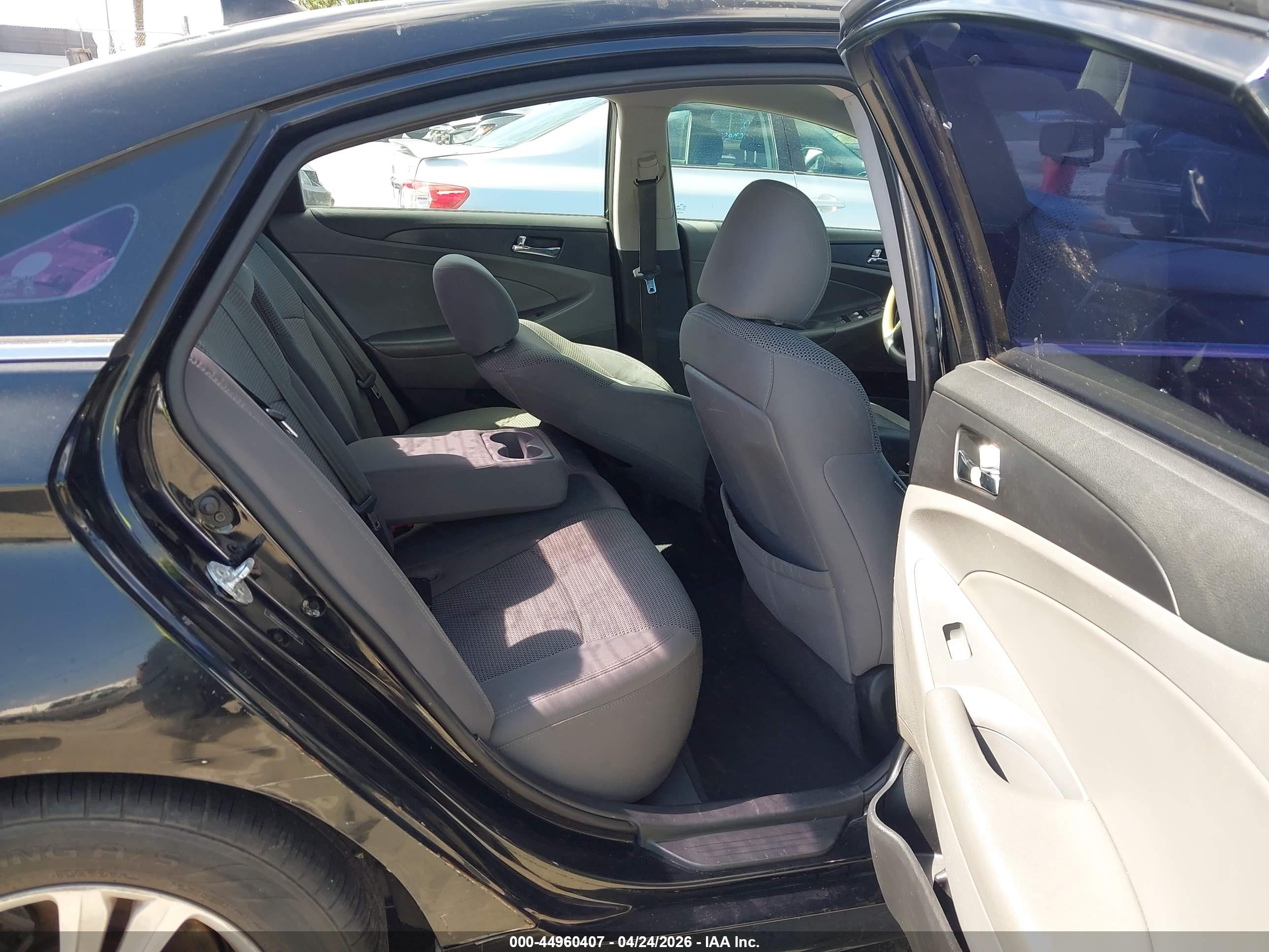 HYUNDAI SONATA image 8