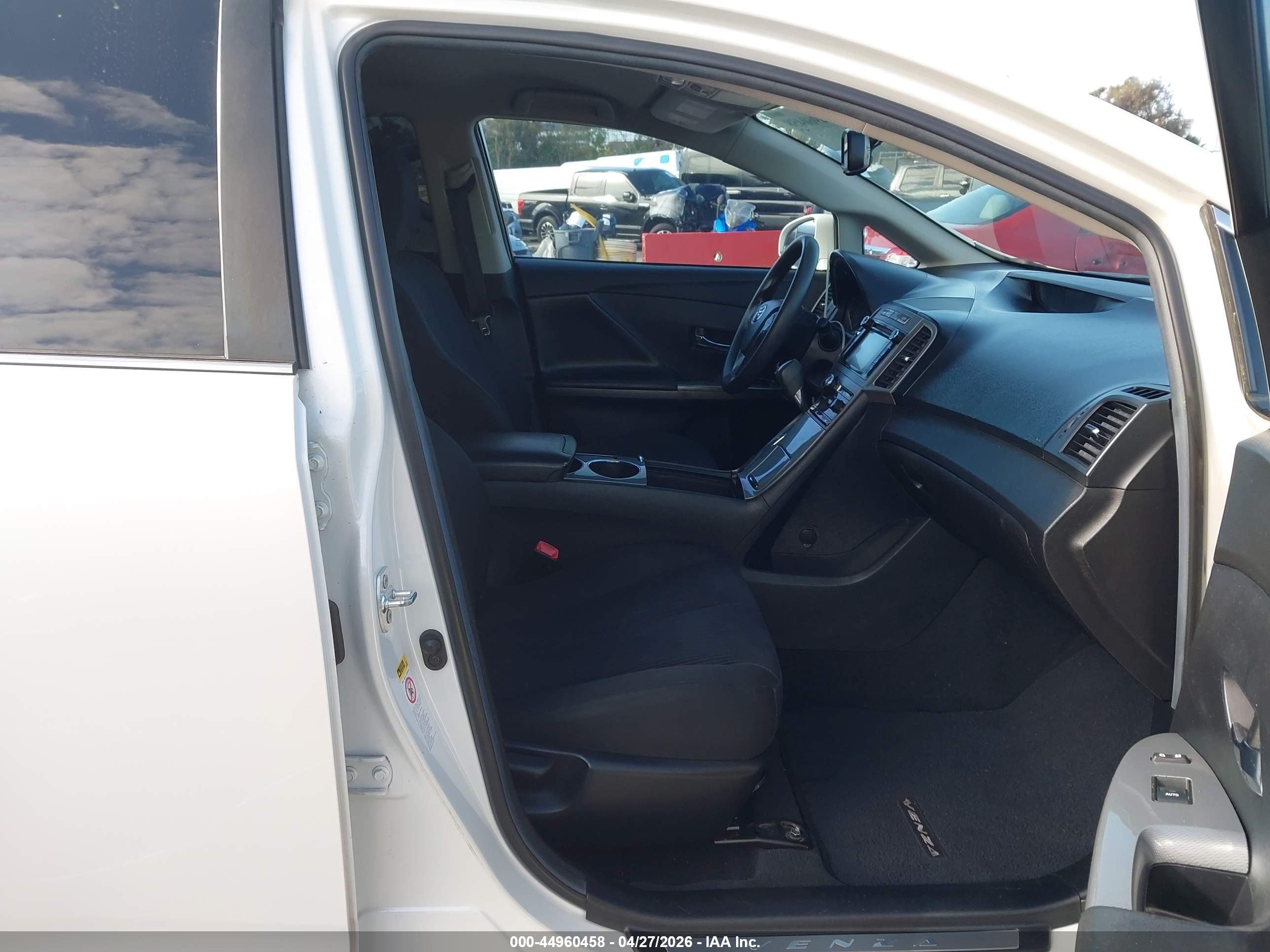 TOYOTA VENZA image 5