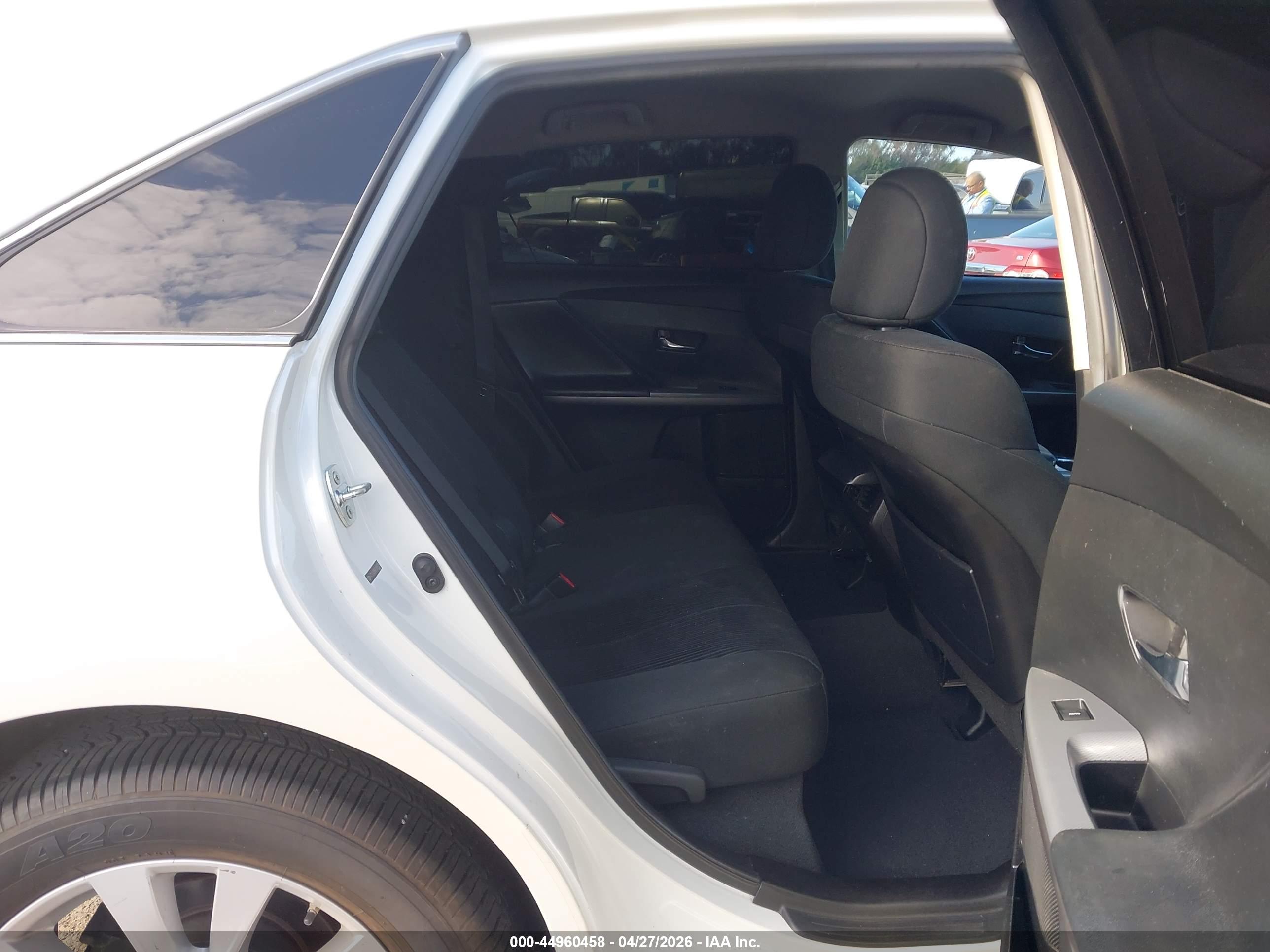 TOYOTA VENZA image 8