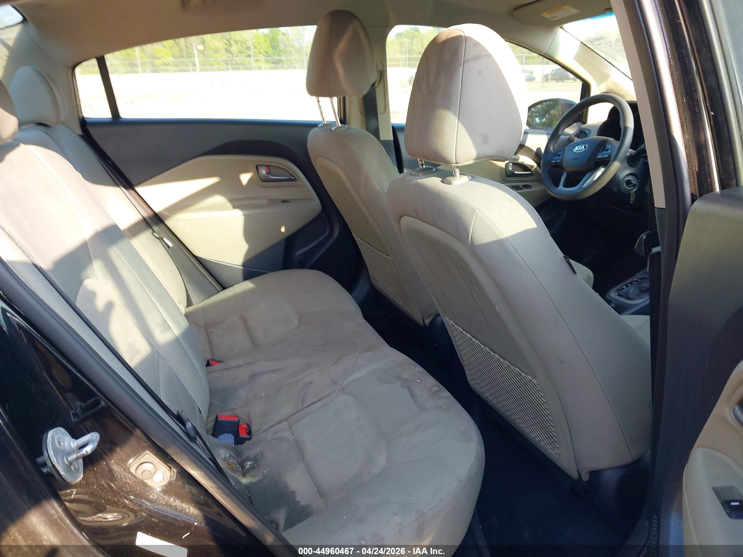 KIA RIO image 8