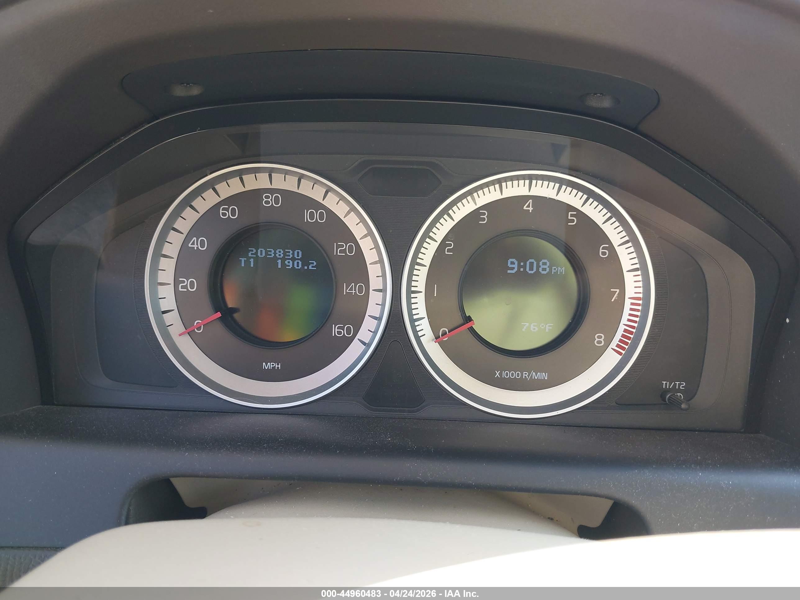 VOLVO XC60 image 7