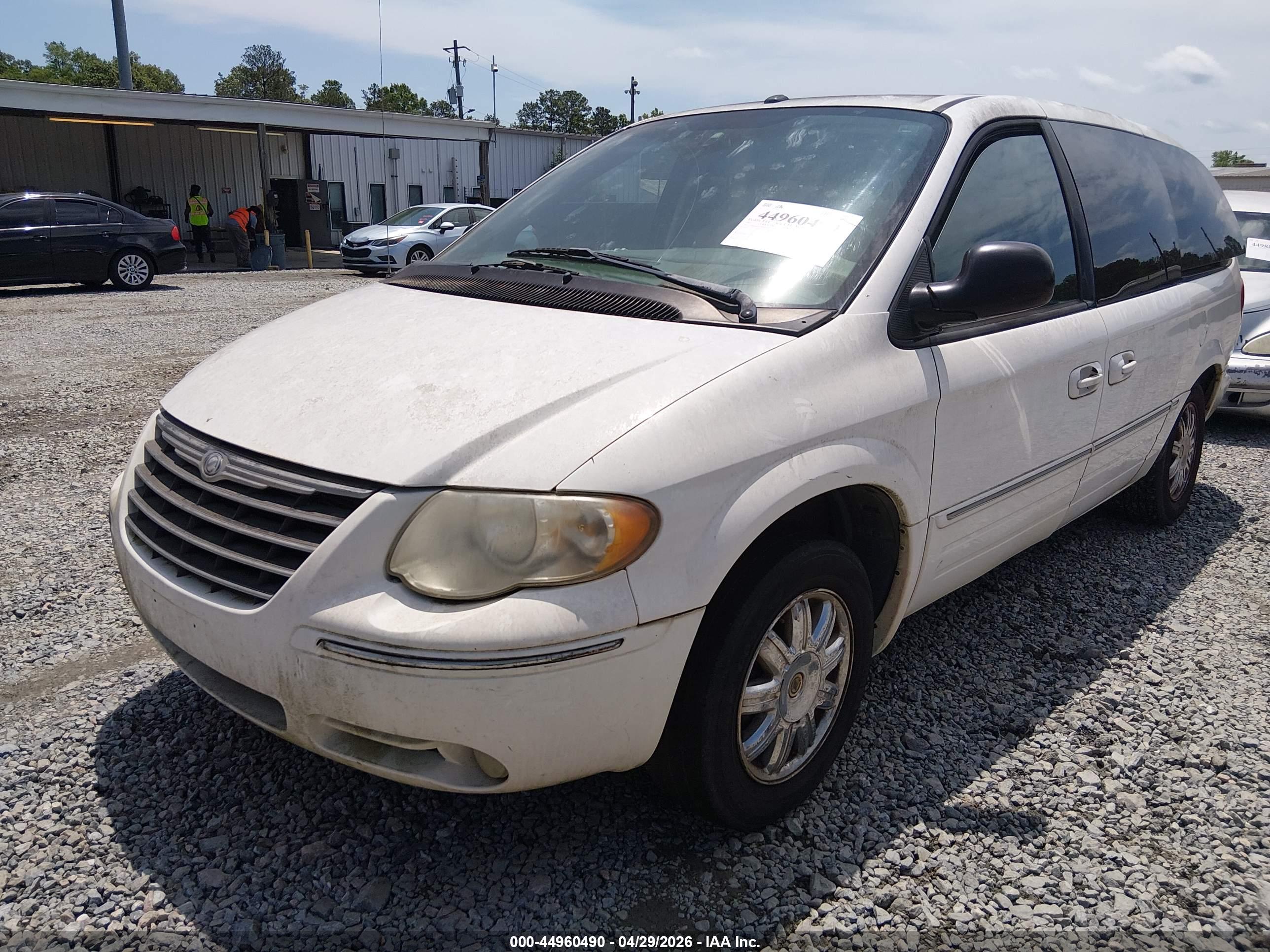 CHRYSLER TOWN image 2