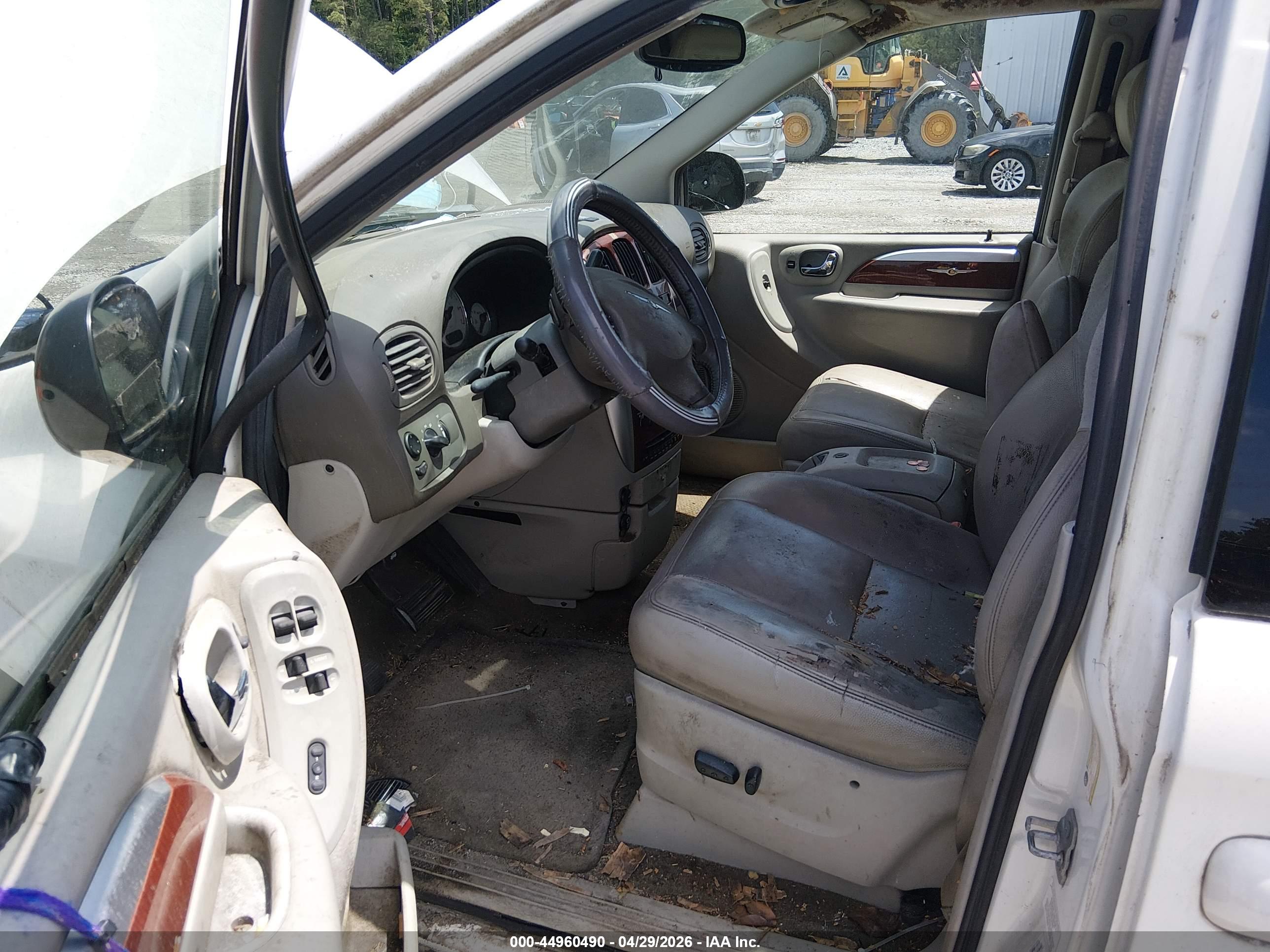 CHRYSLER TOWN image 5