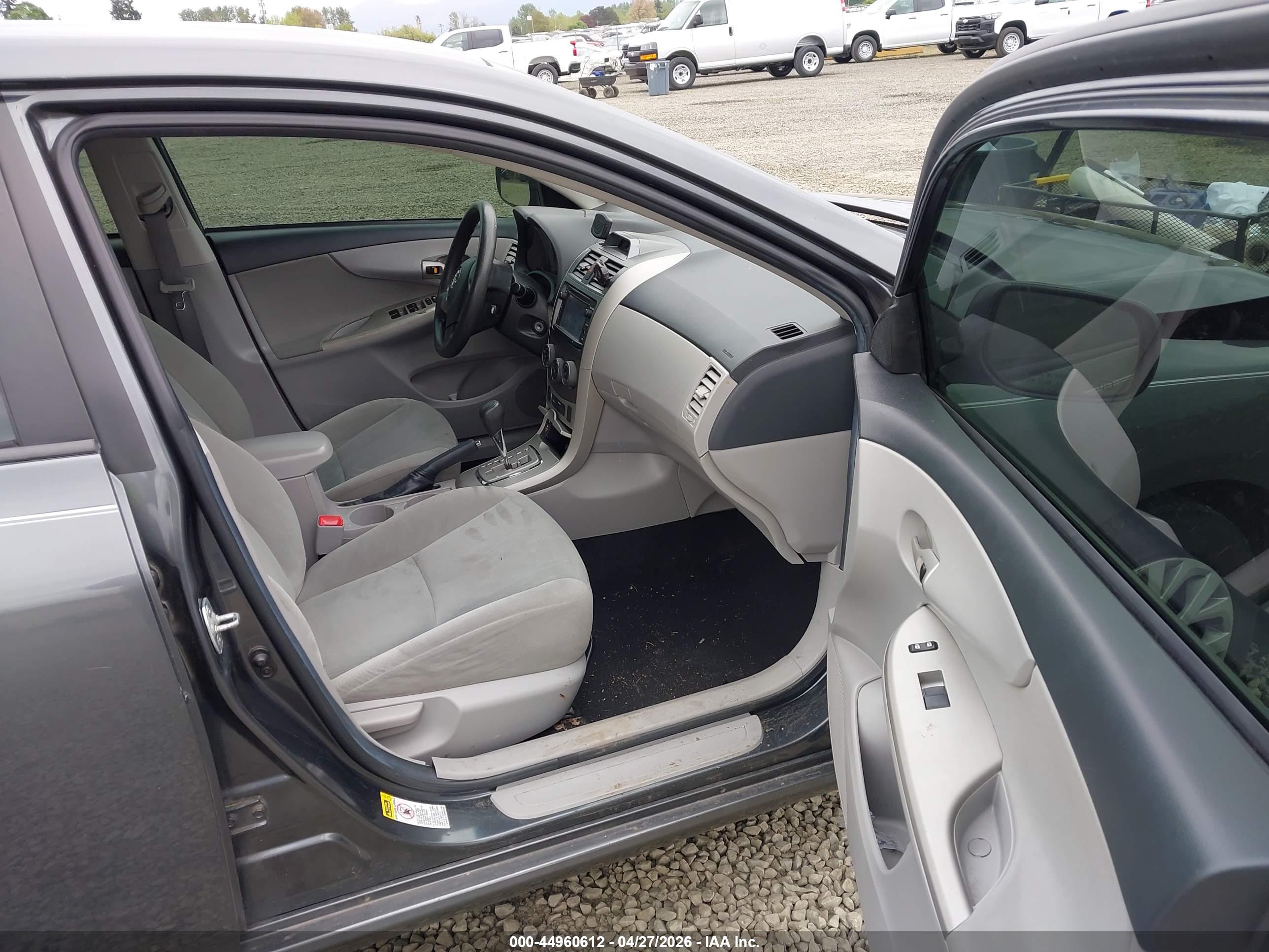 TOYOTA COROLLA image 5
