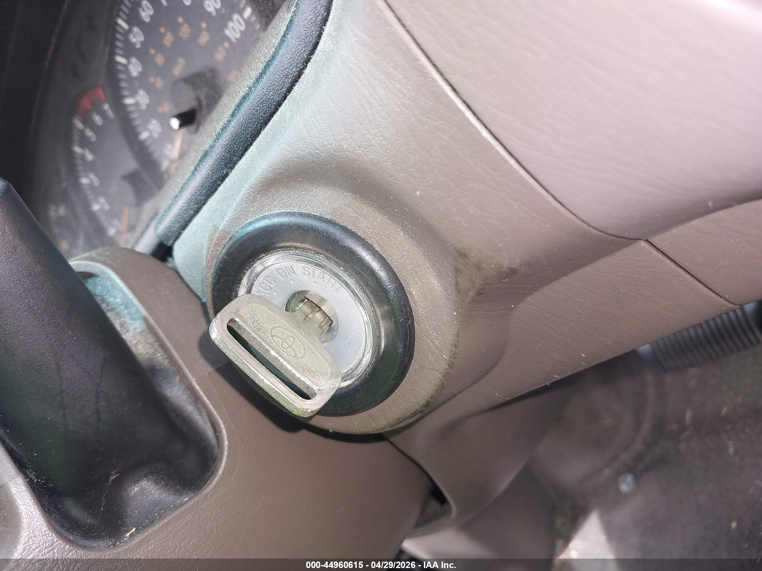 TOYOTA TUNDRA image 11