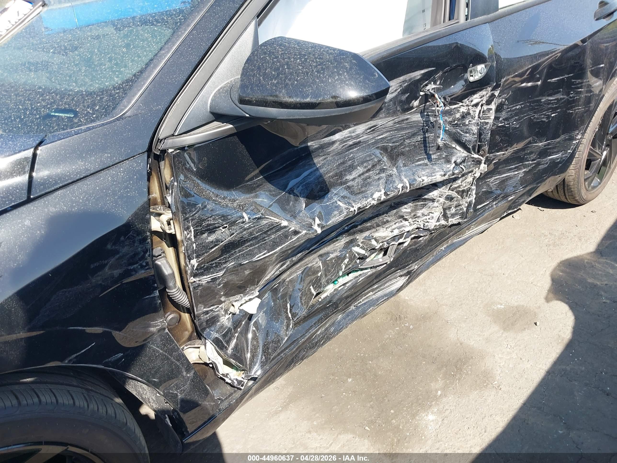 HYUNDAI ELANTRA image 6